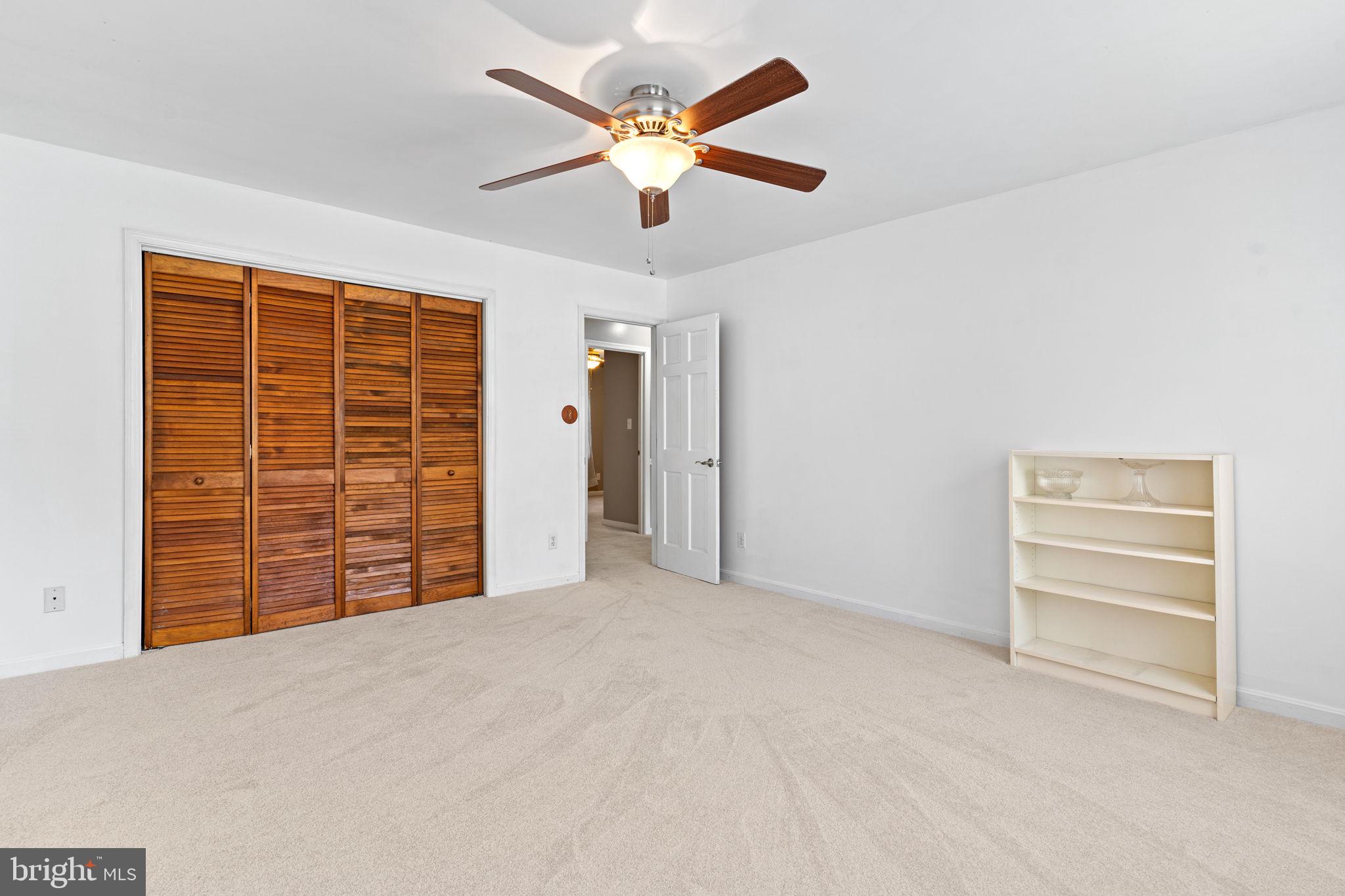 TWIN LAKES - Residential