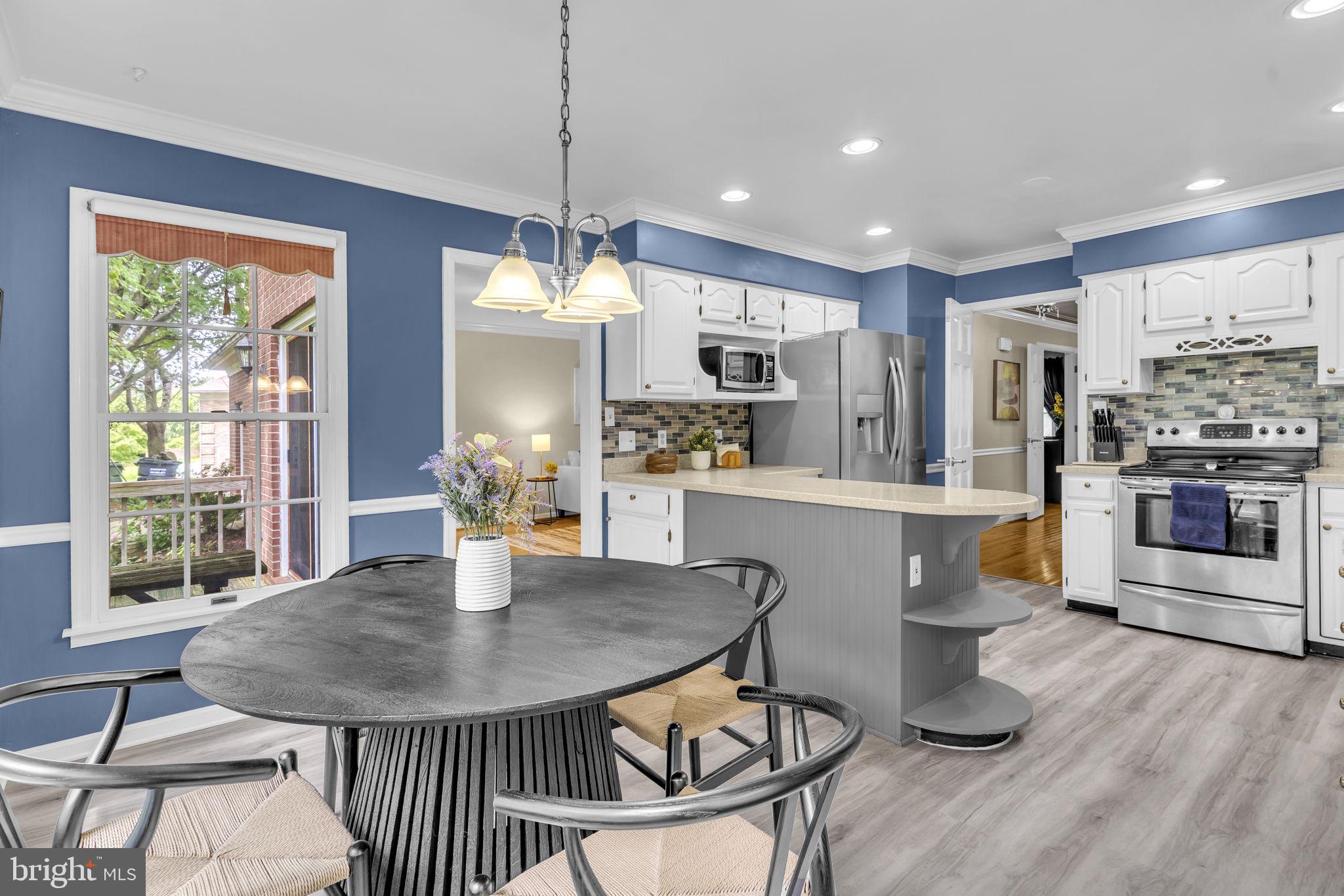 TWIN LAKES - Residential