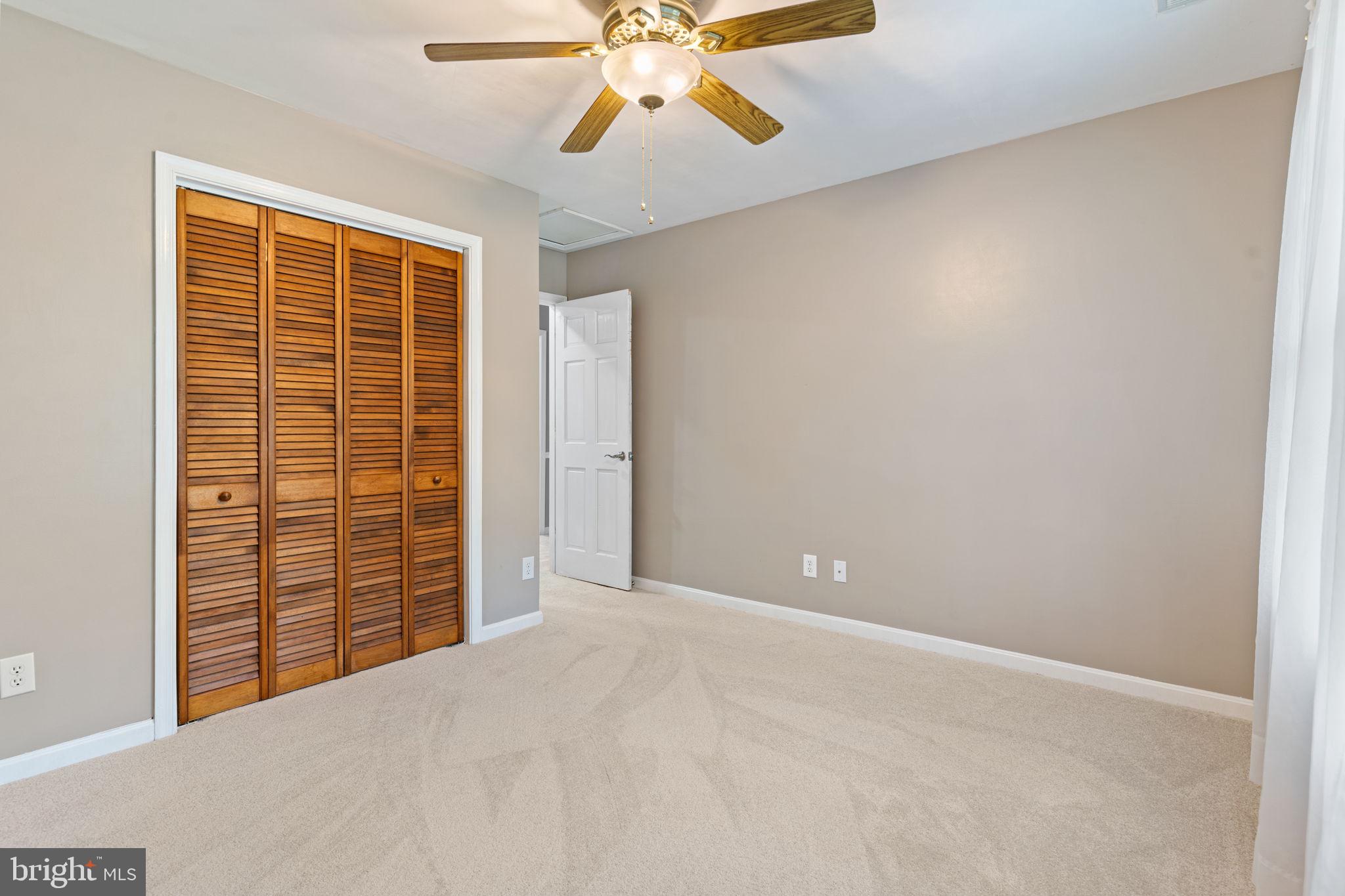 TWIN LAKES - Residential