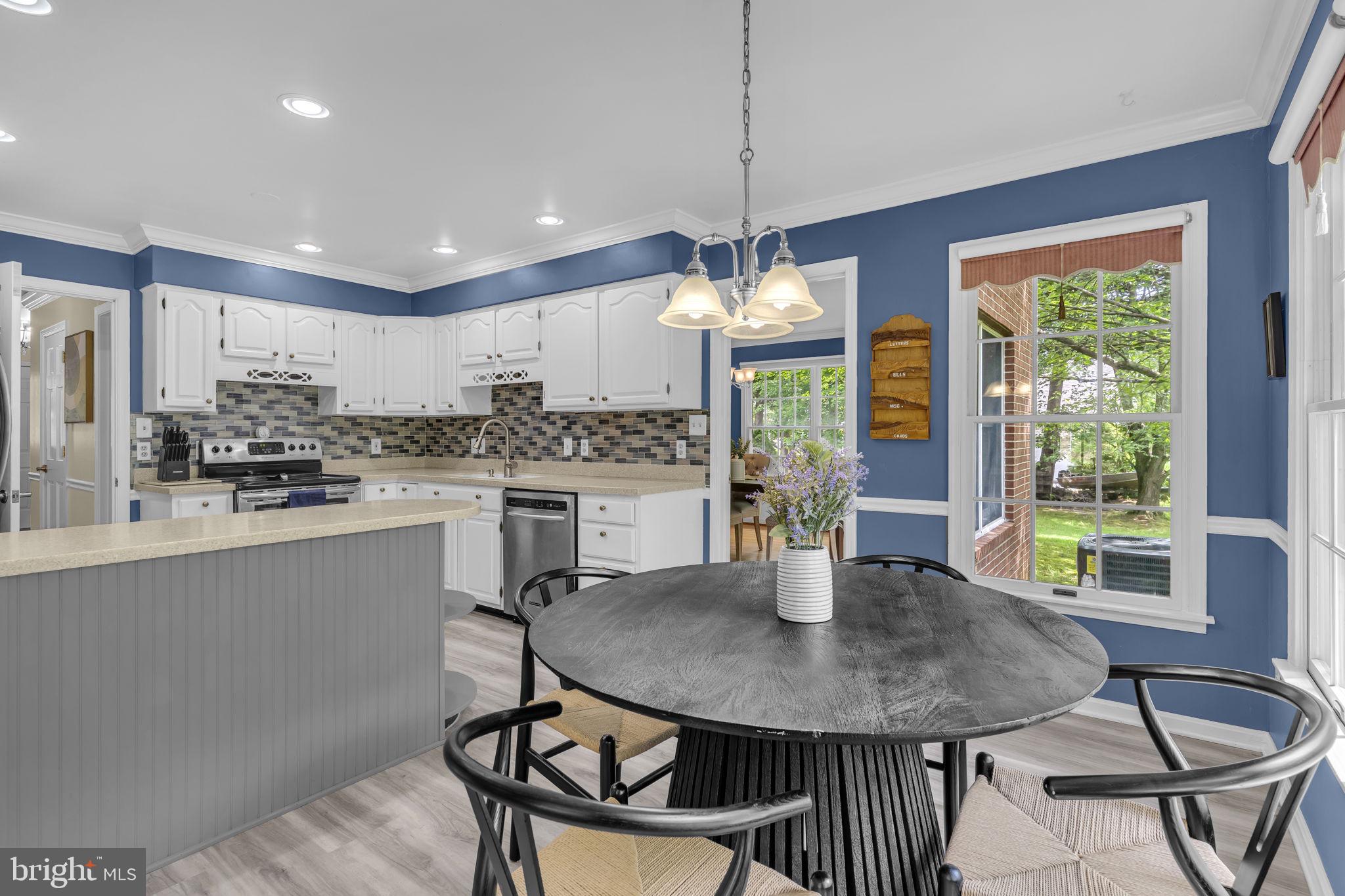 TWIN LAKES - Residential