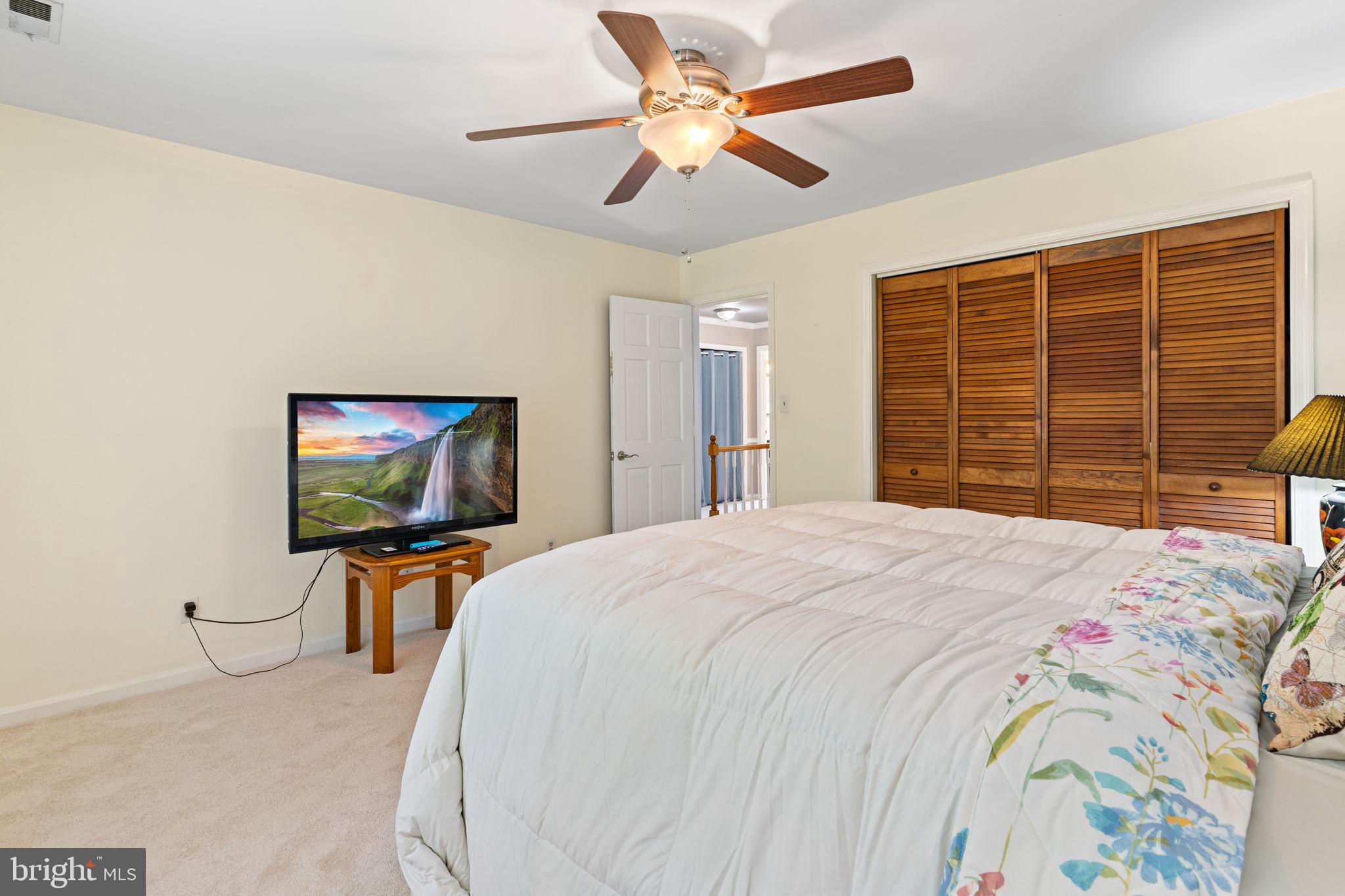 TWIN LAKES - Residential