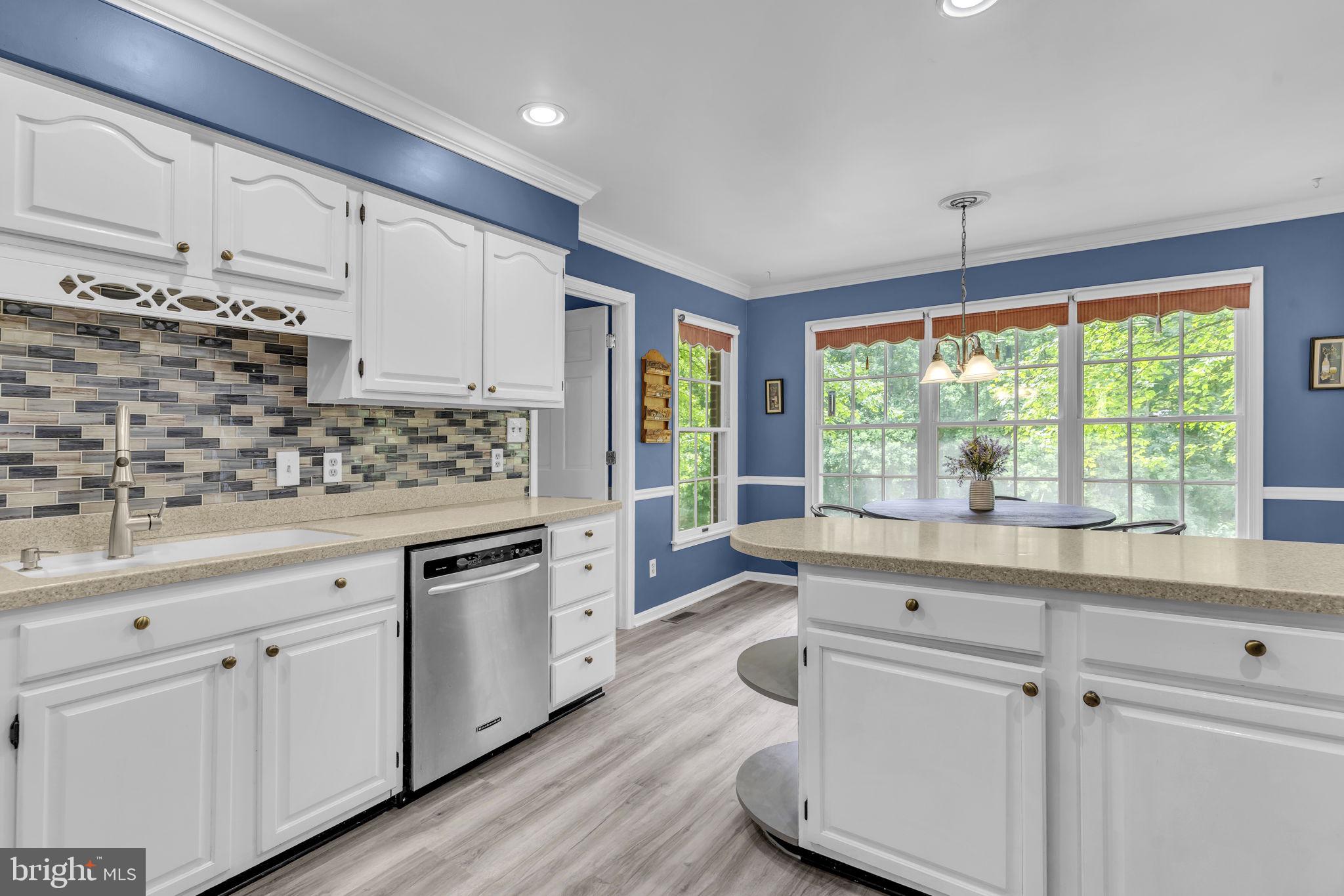 TWIN LAKES - Residential