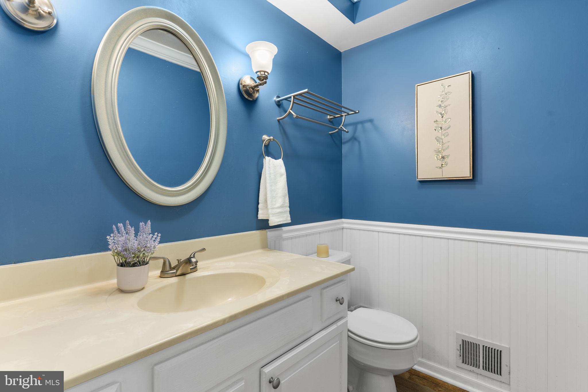 TWIN LAKES - Residential