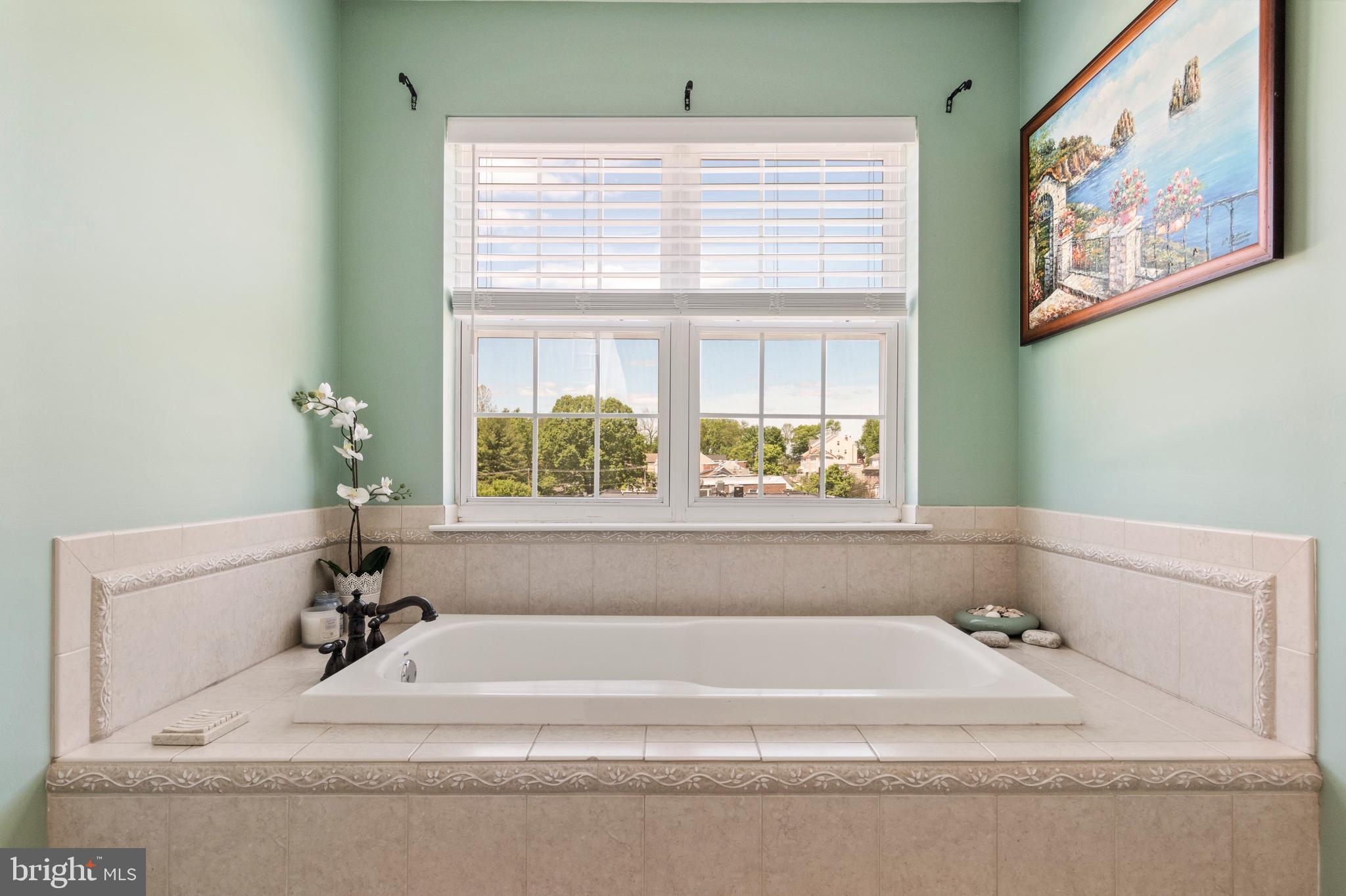 CONSHOHOCKEN - Residential