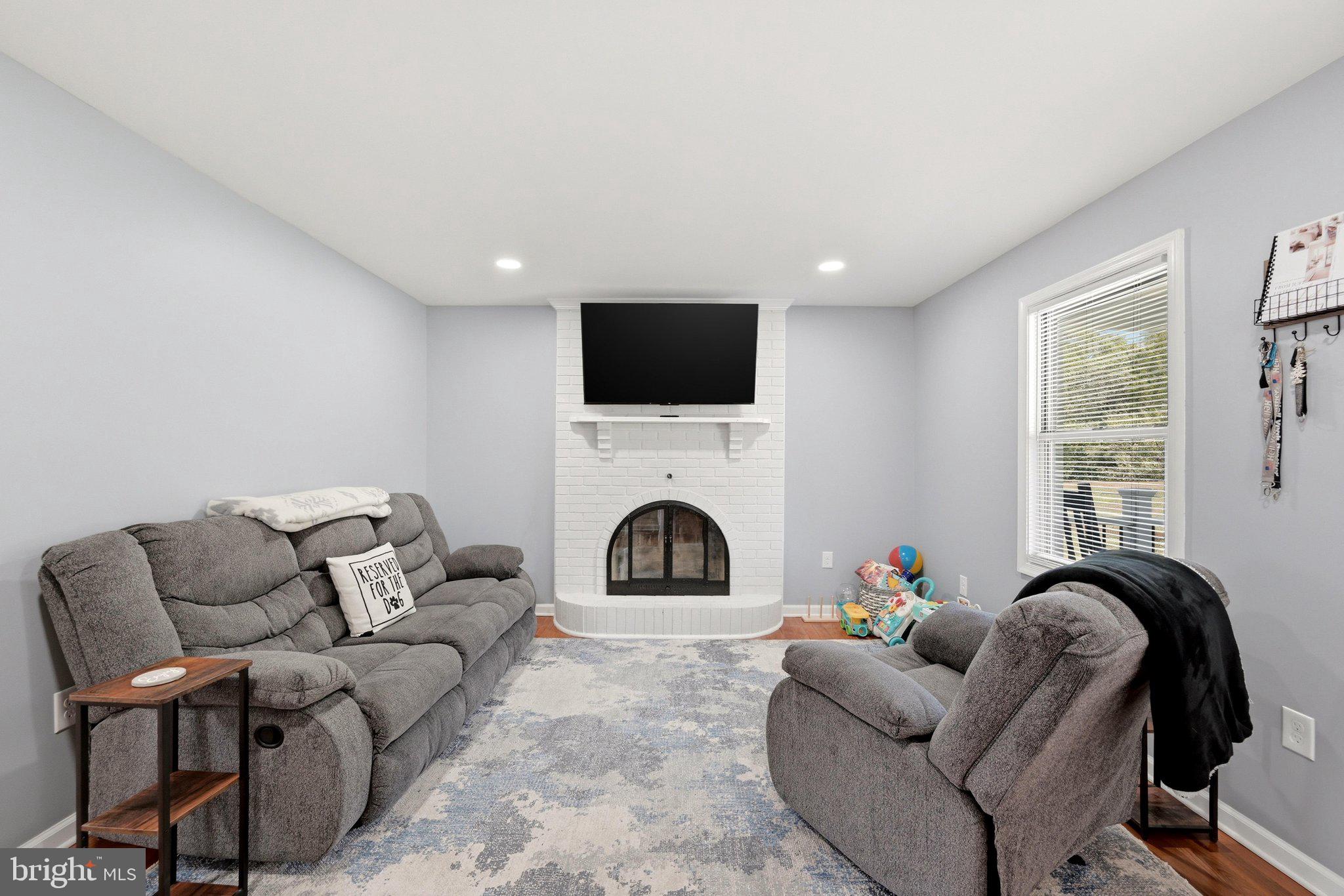 1131 JOHN MARSHALL HIGHWAY