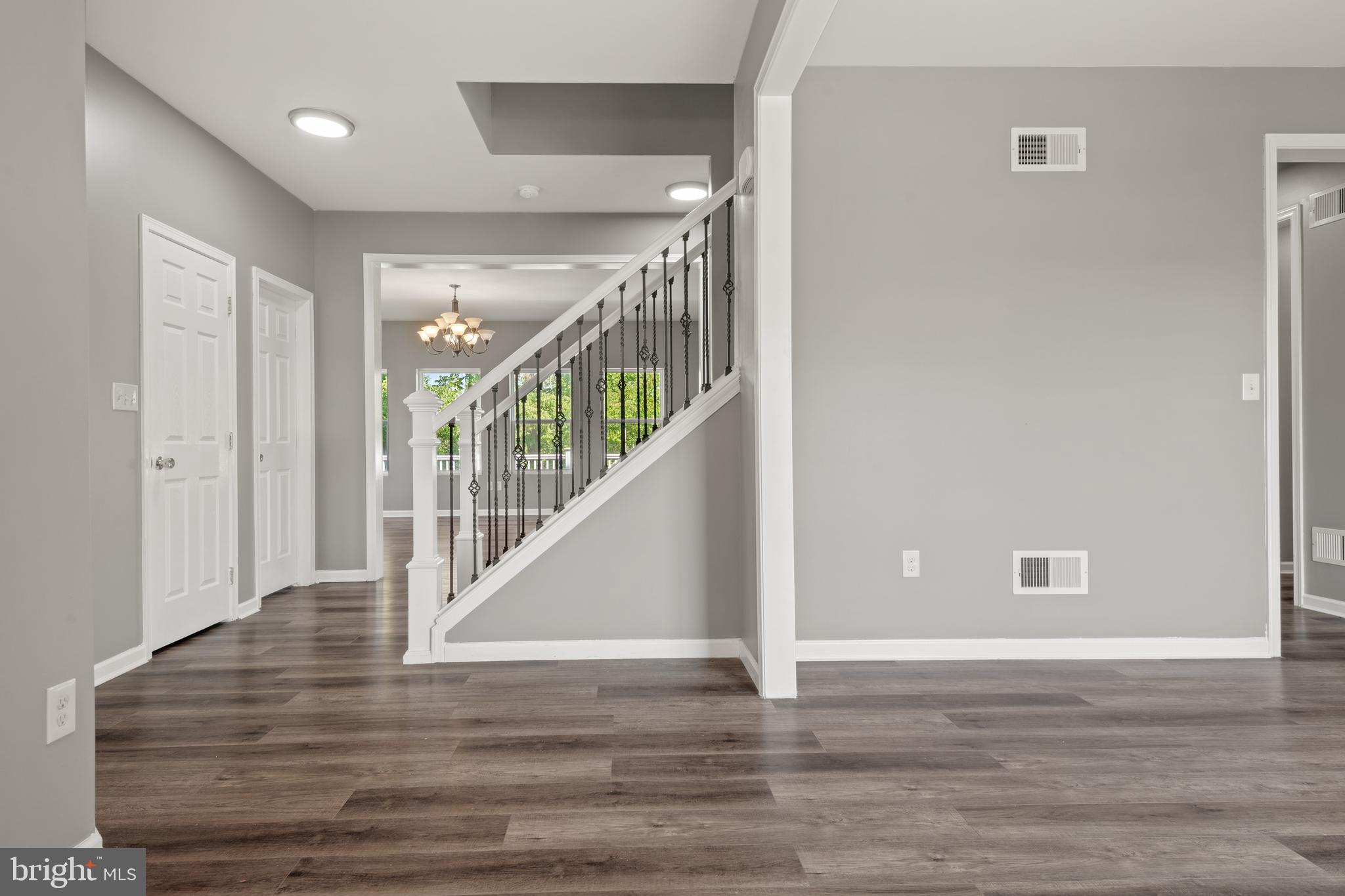 1876 CREEK VIEW DRIVE