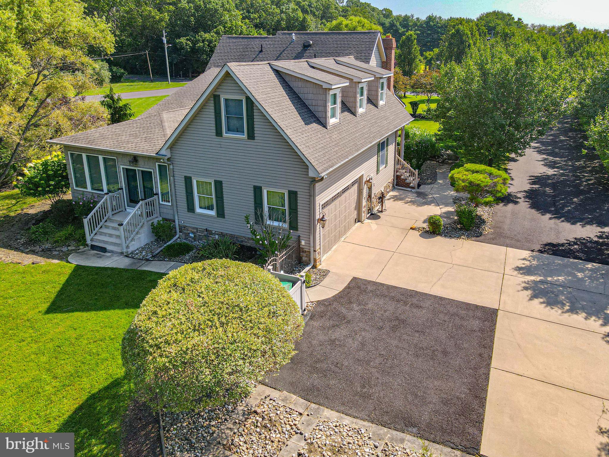 405 WINTERBERRY LANE