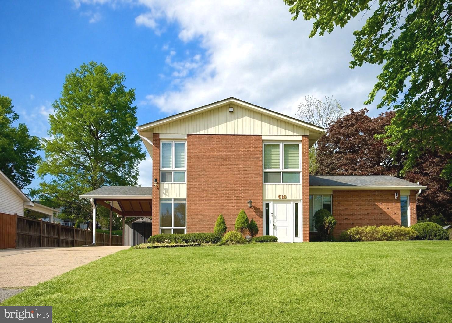 WOODLAWN TERRACE - Residential