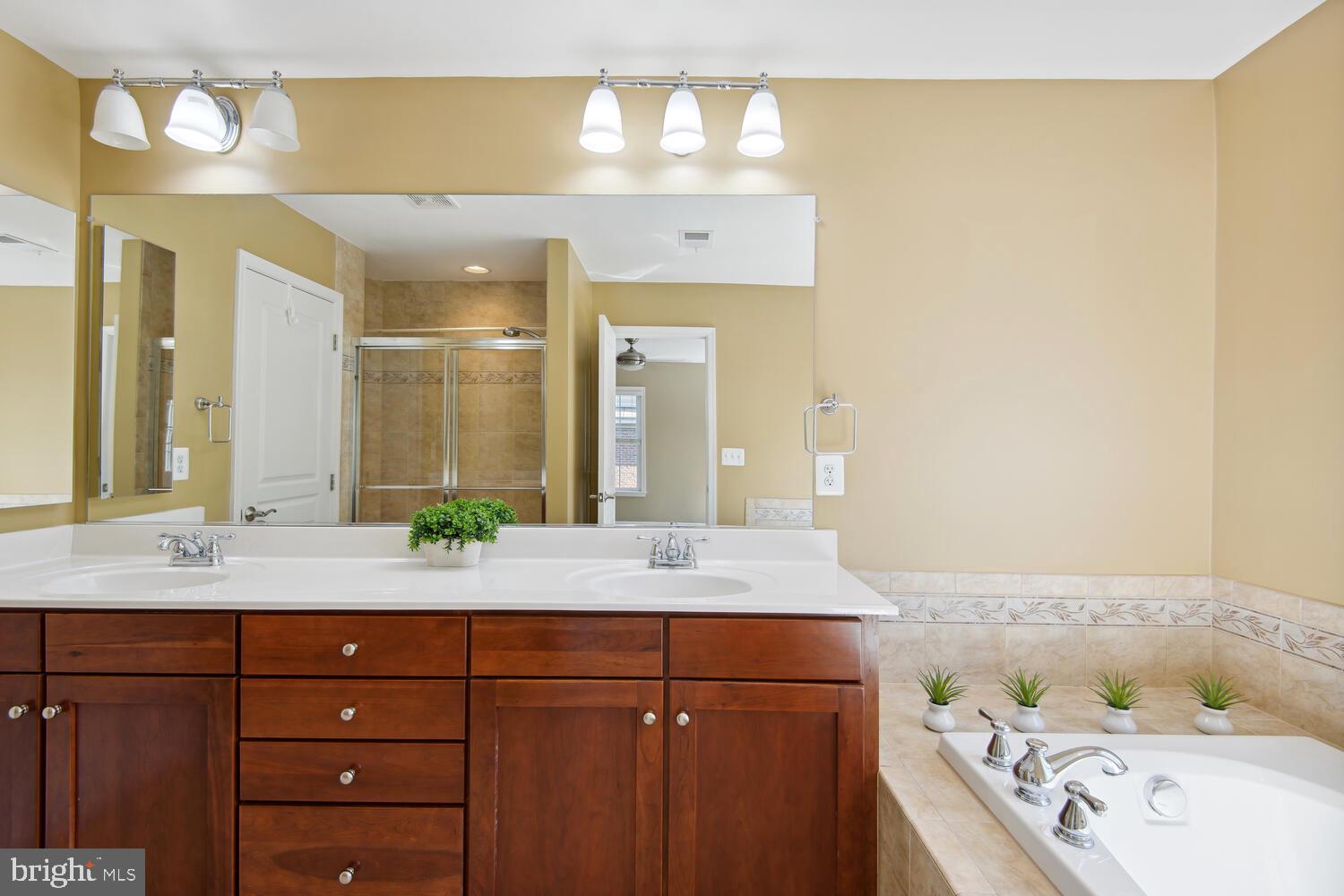 FAIR OAKS - Residential