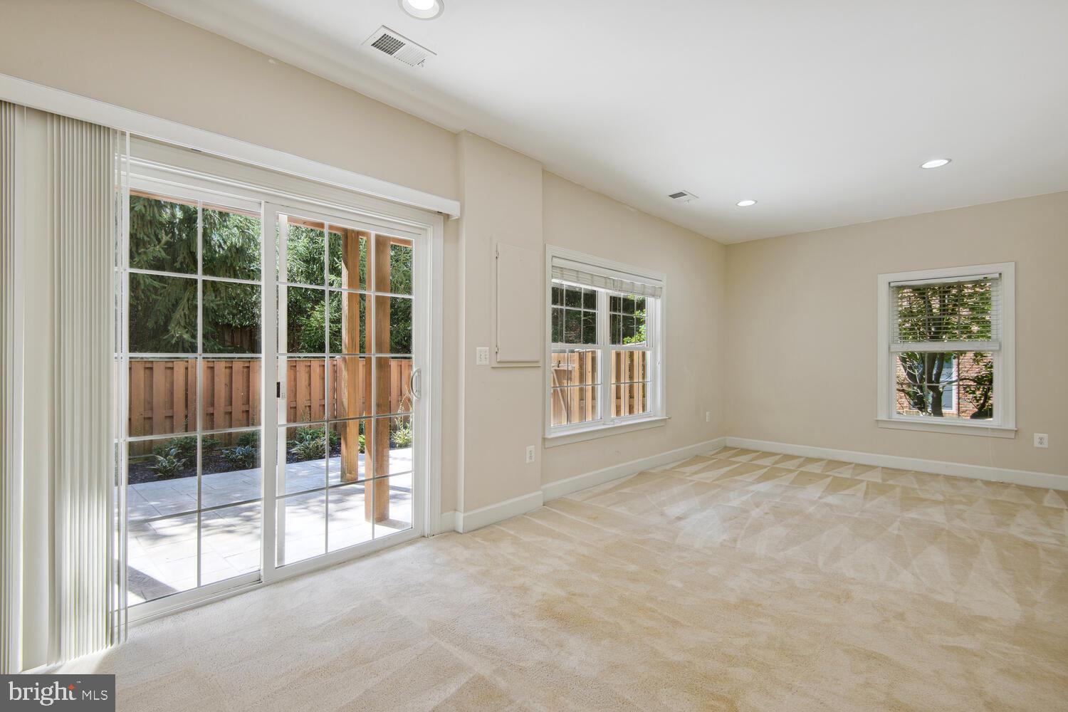 FAIR OAKS - Residential