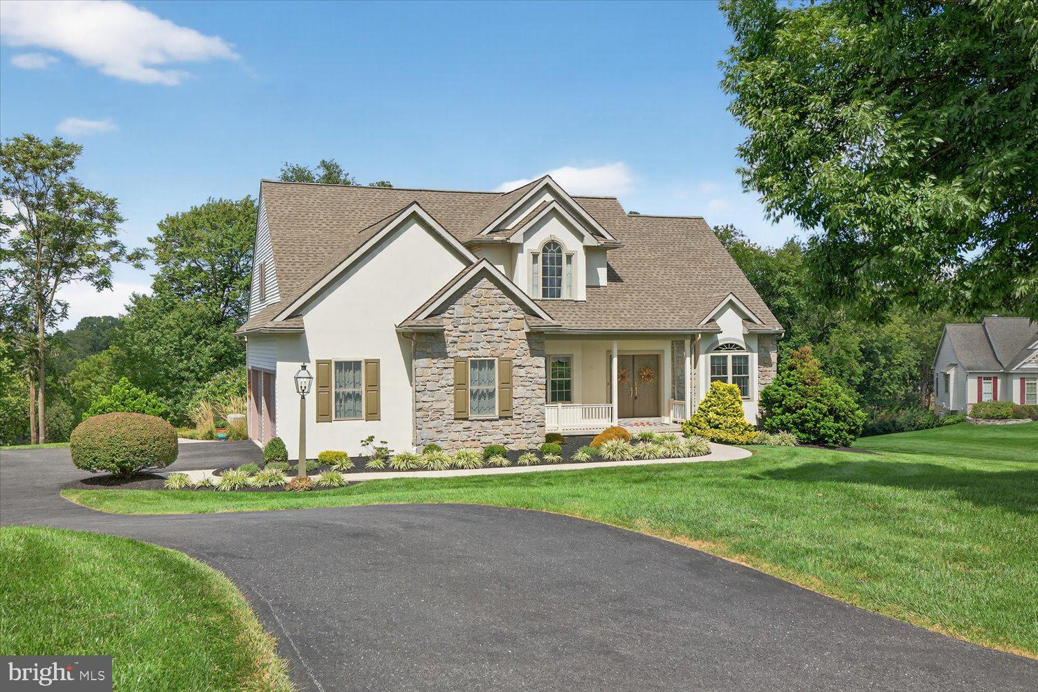 18 FARMINGTON WAY
