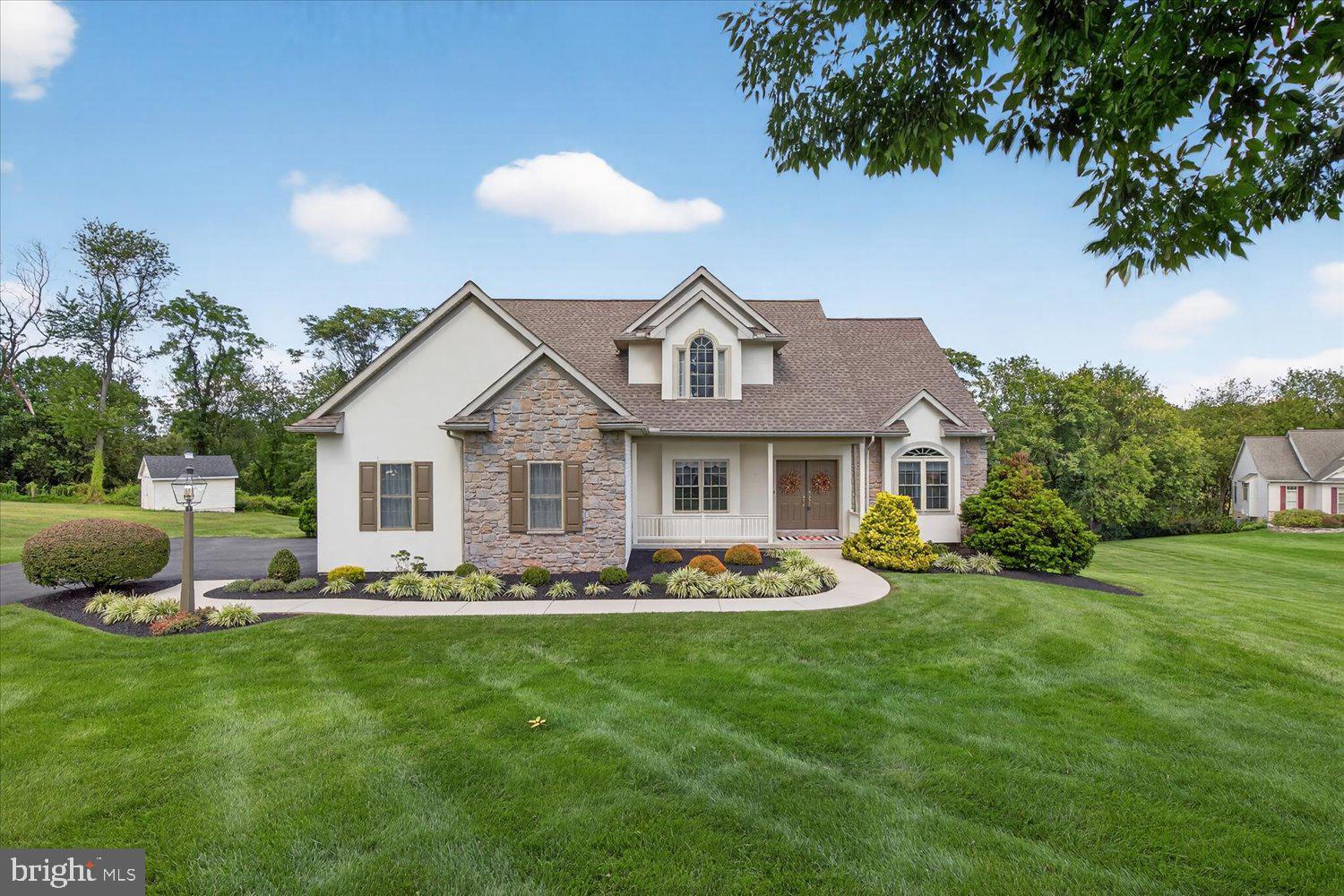 18 FARMINGTON WAY