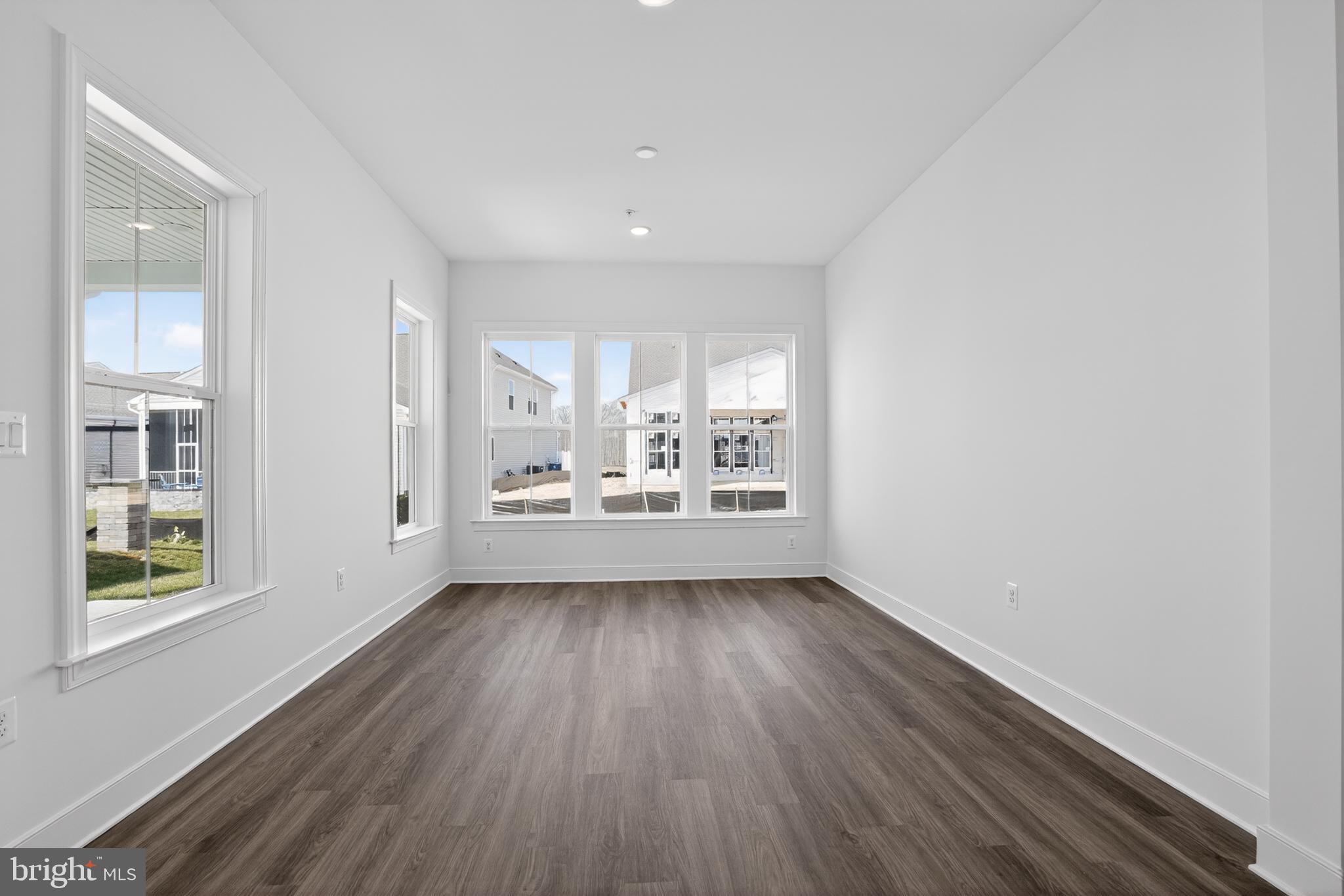 FOUR SEASONS AT KENT ISLAND - Residential