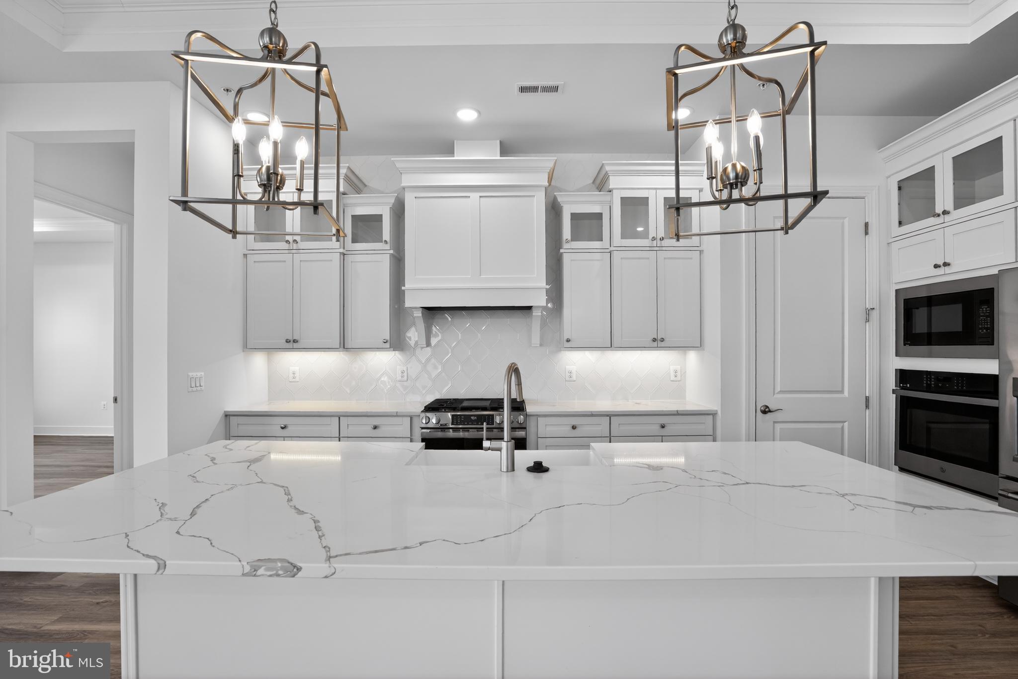 FOUR SEASONS AT KENT ISLAND - Residential