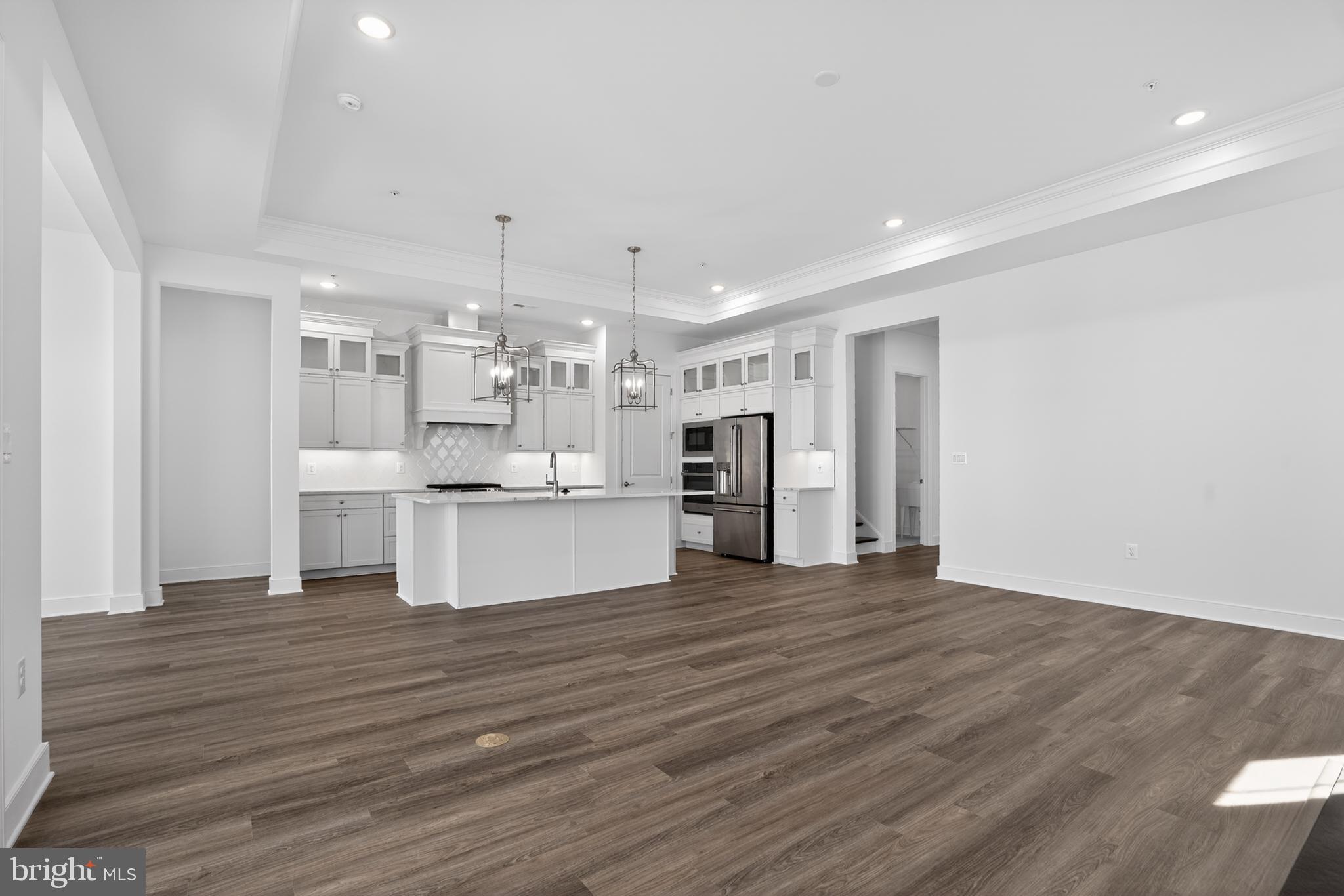 FOUR SEASONS AT KENT ISLAND - Residential