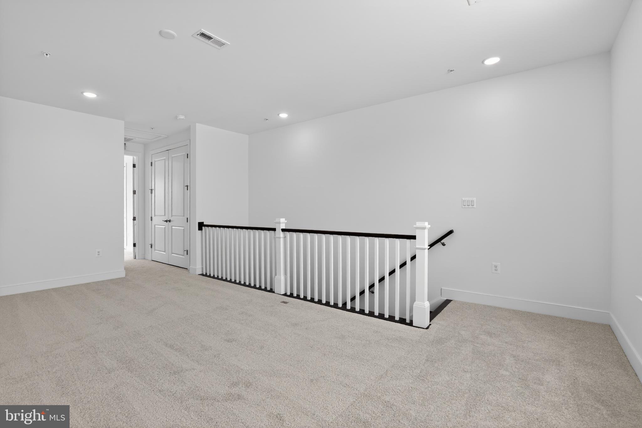 FOUR SEASONS AT KENT ISLAND - Residential