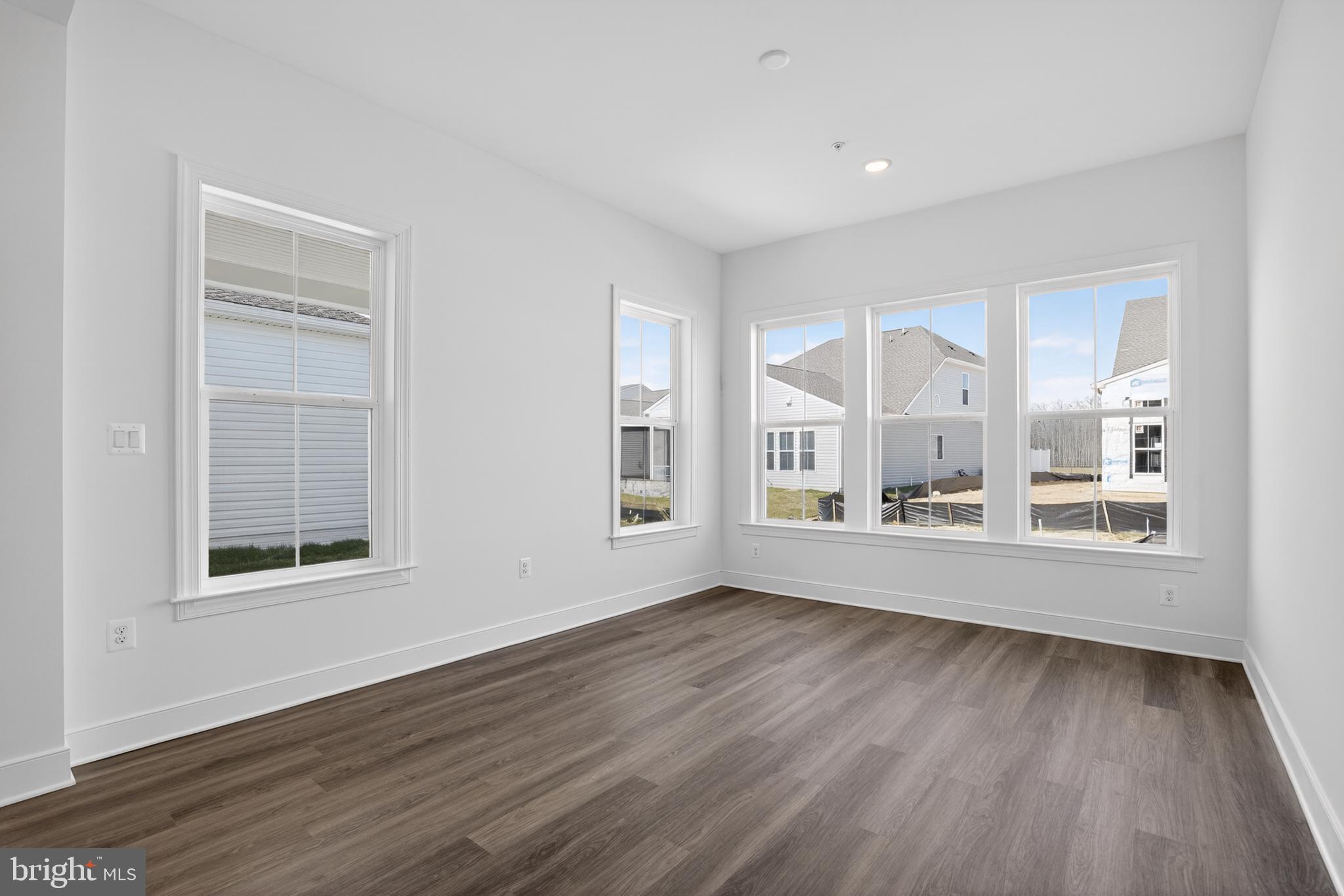 FOUR SEASONS AT KENT ISLAND - Residential