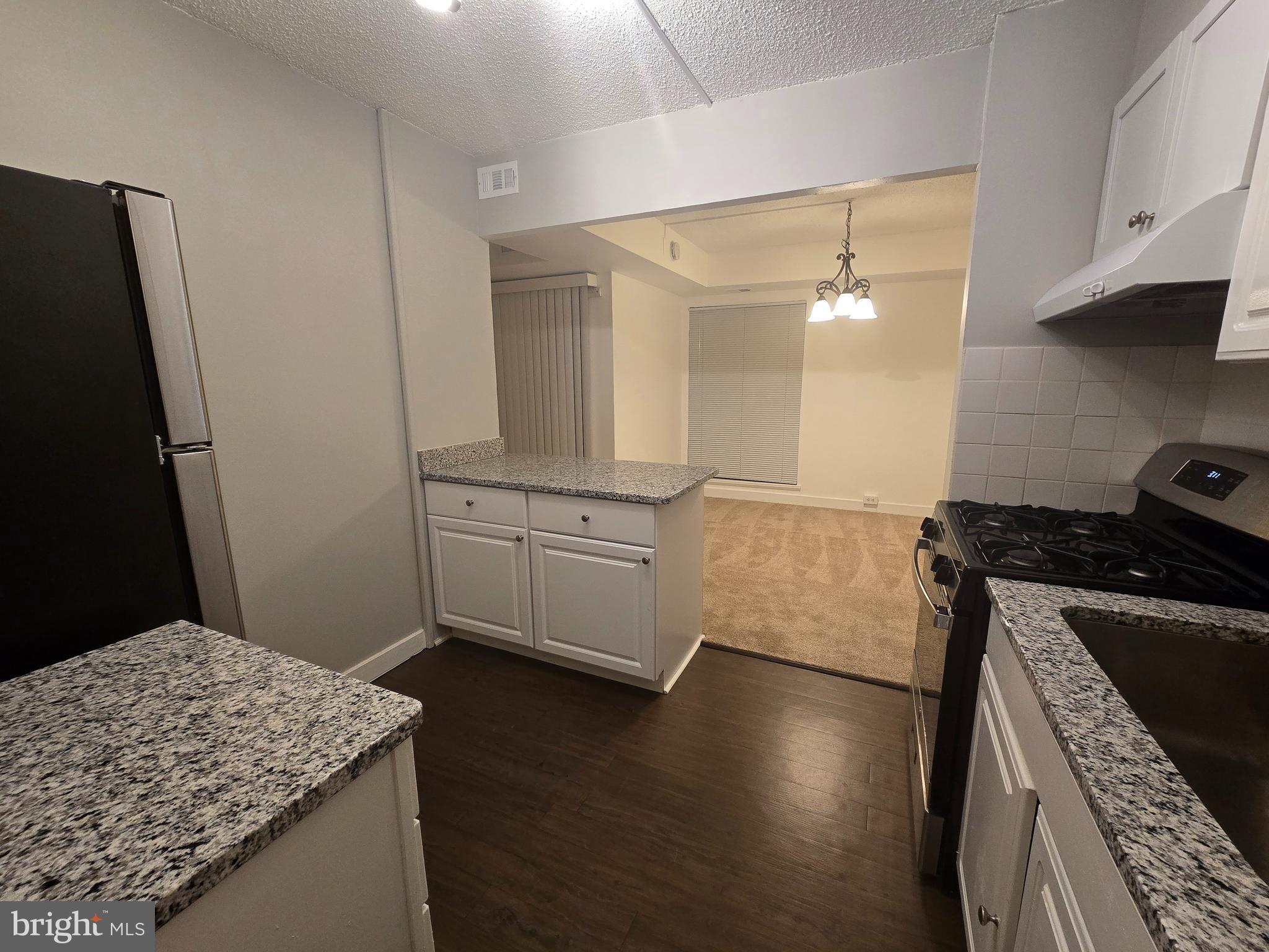 5901 TAMAR DRIVE 10 S10