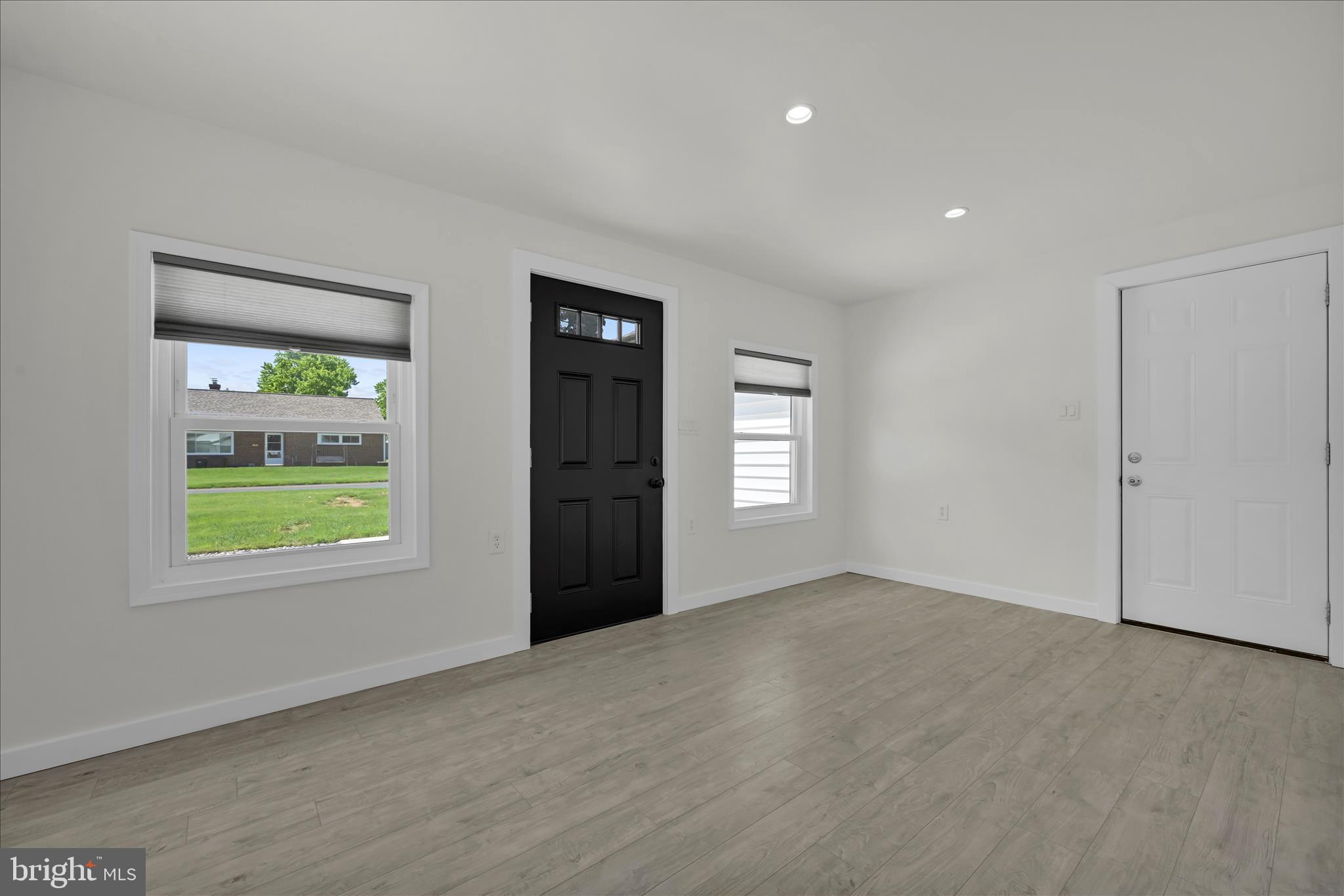 LANDISVILLE - Residential