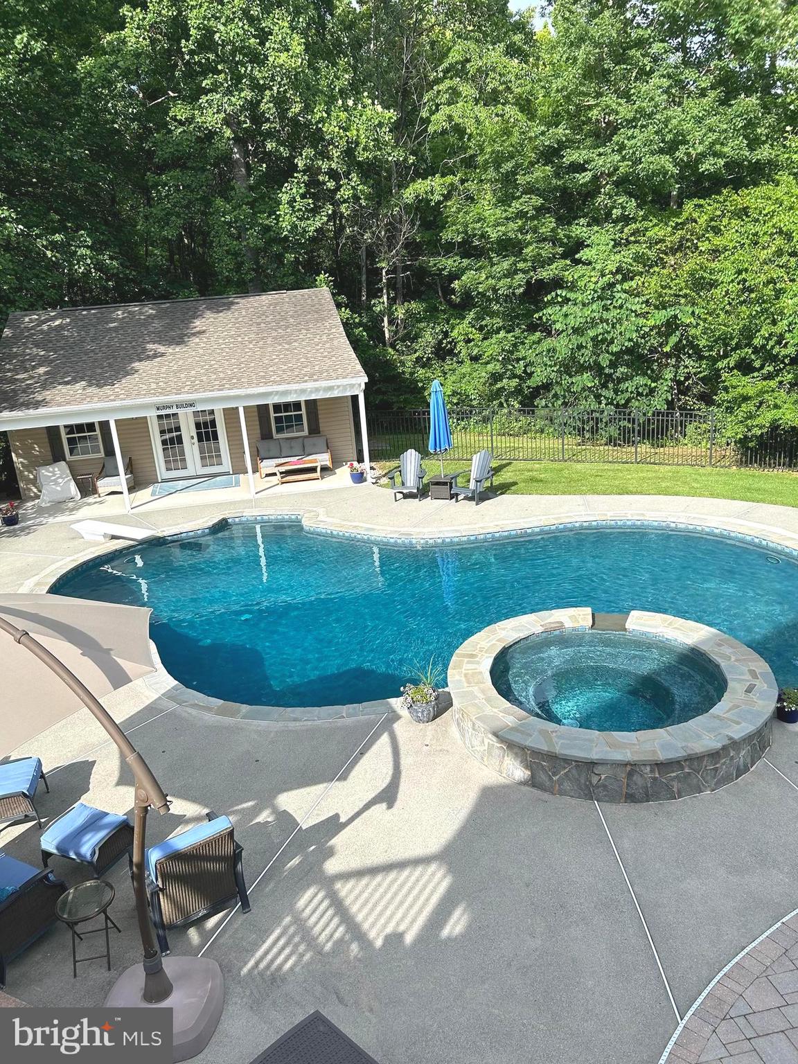 CEDAR CREST - Residential