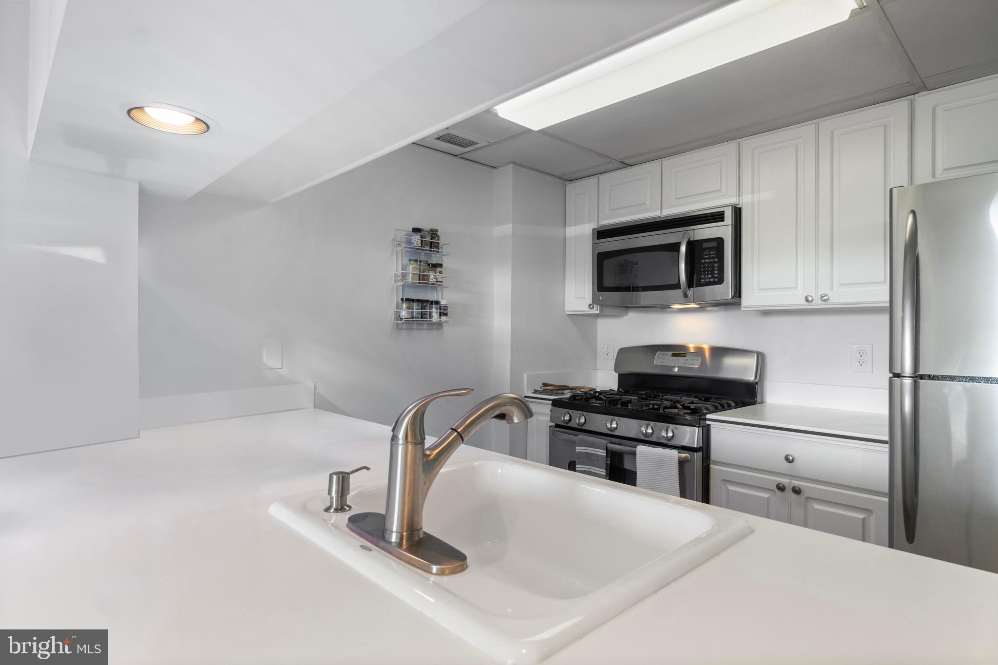 1276 N WAYNE STREET 1024