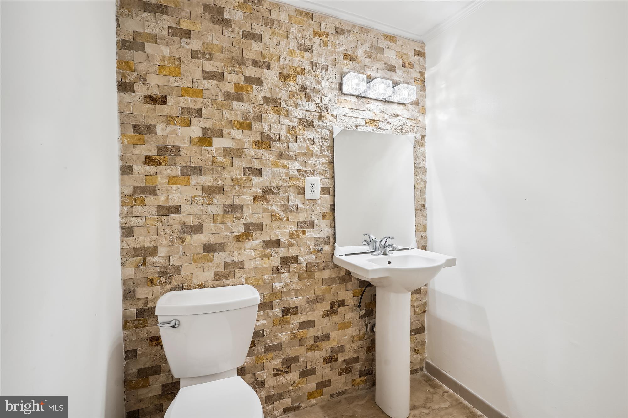 MOORINGS OF OCCOQUAN CON - Residential