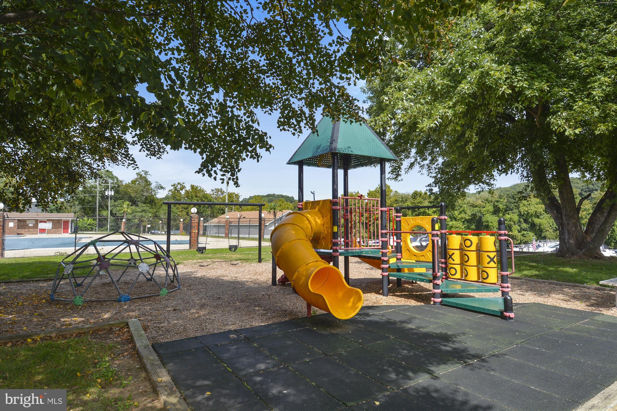 MOORINGS OF OCCOQUAN CON - Residential