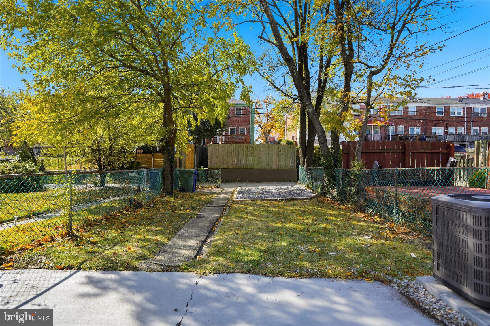 RAMBLEWOOD - Residential