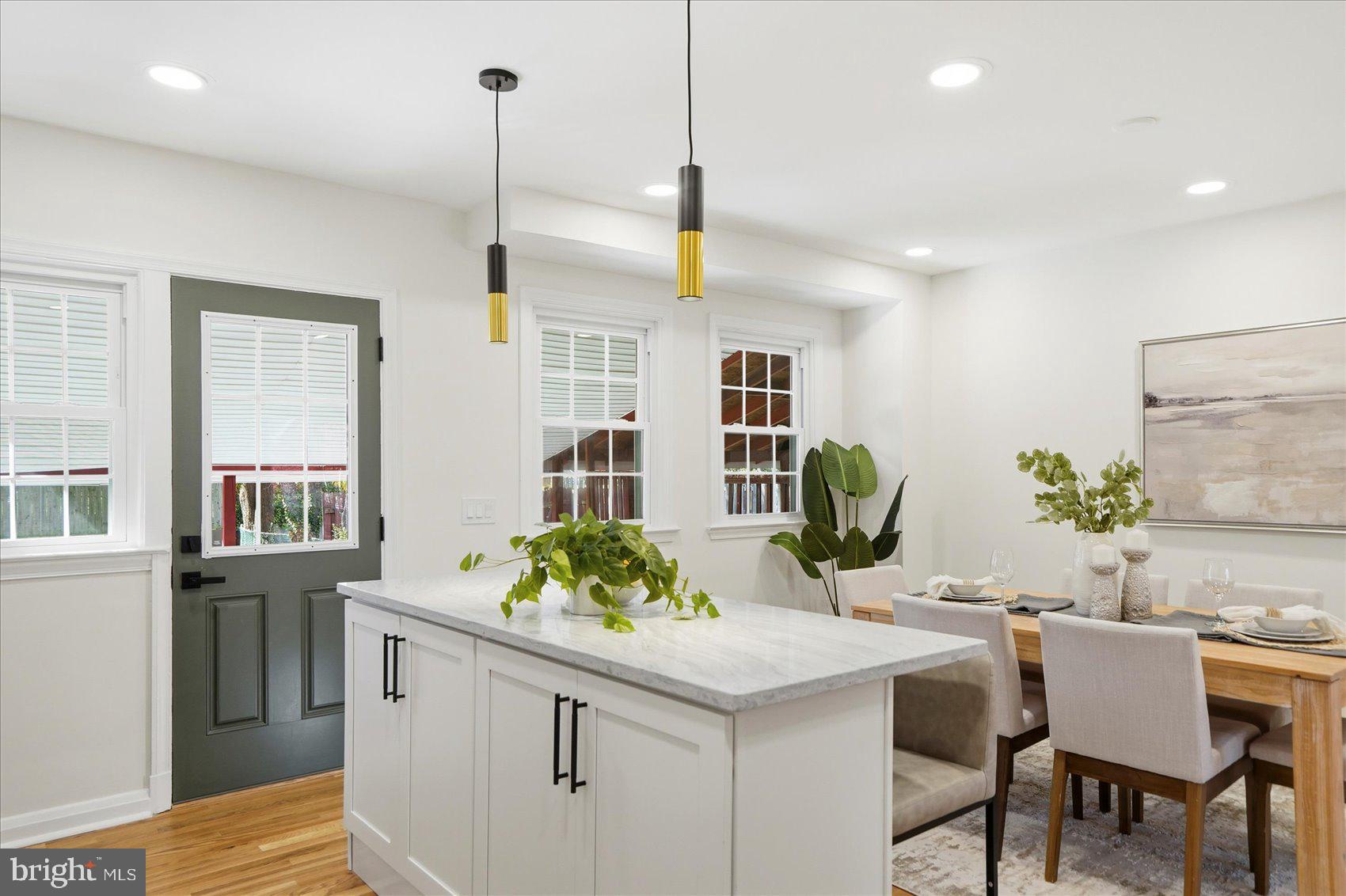 RAMBLEWOOD - Residential