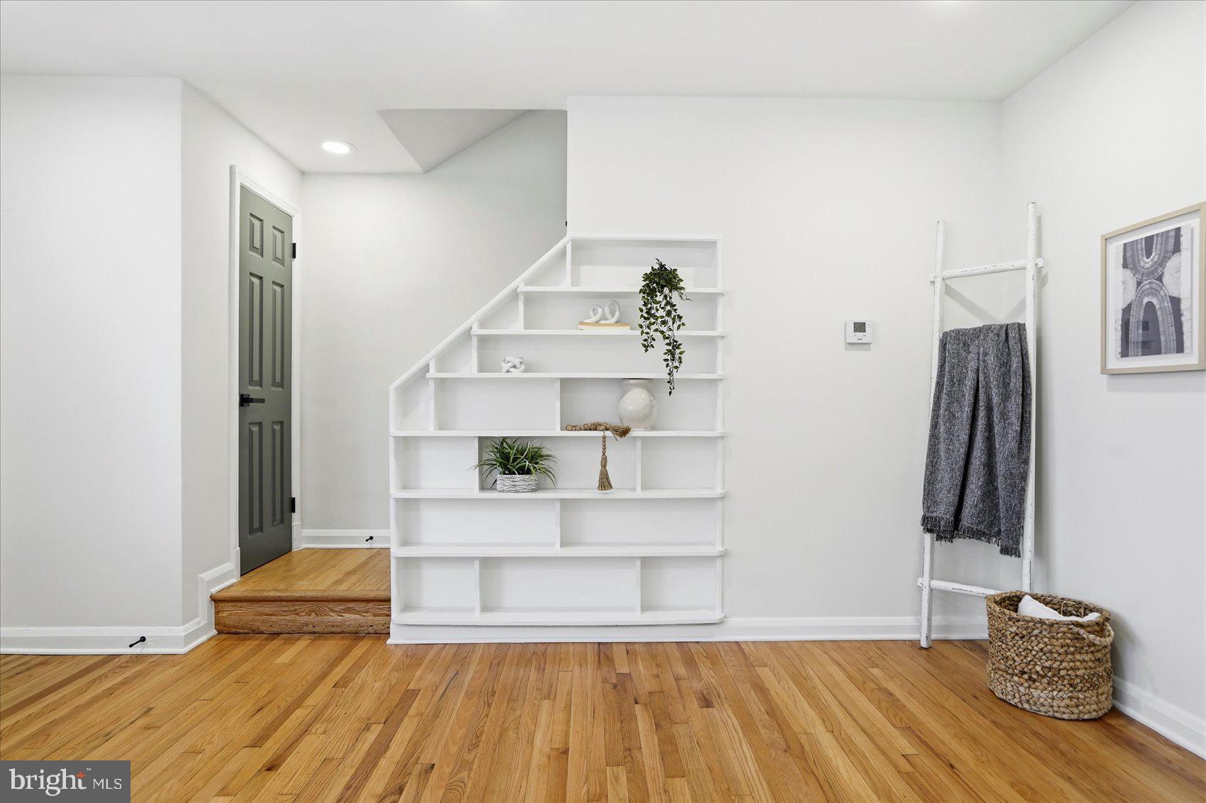 RAMBLEWOOD - Residential