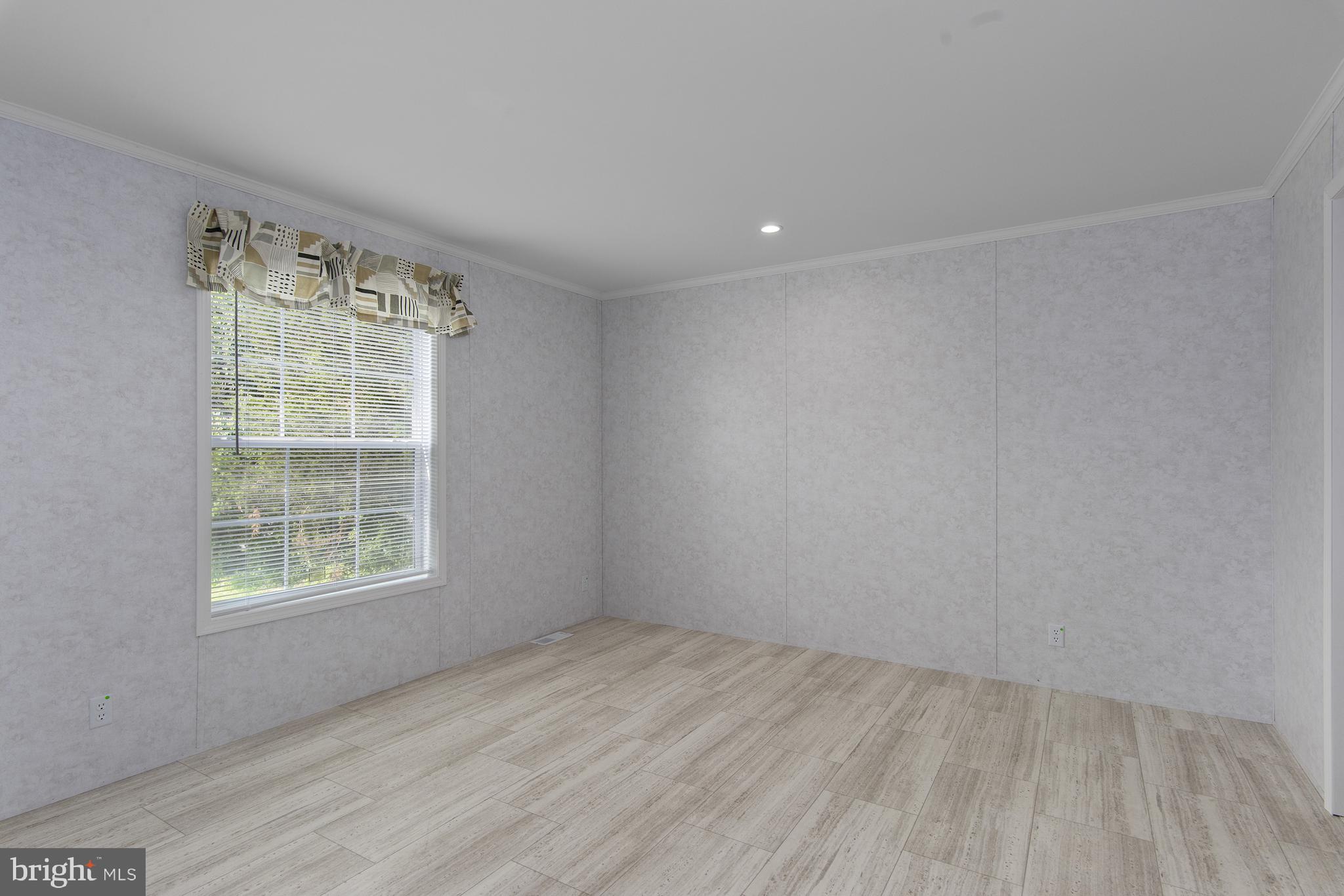 NONAVAILABLE - Residential