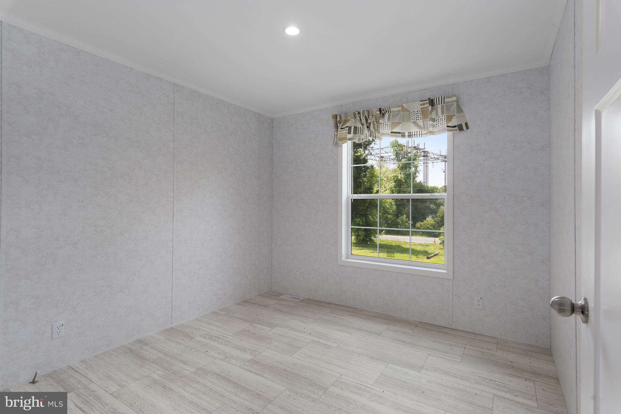 NONAVAILABLE - Residential