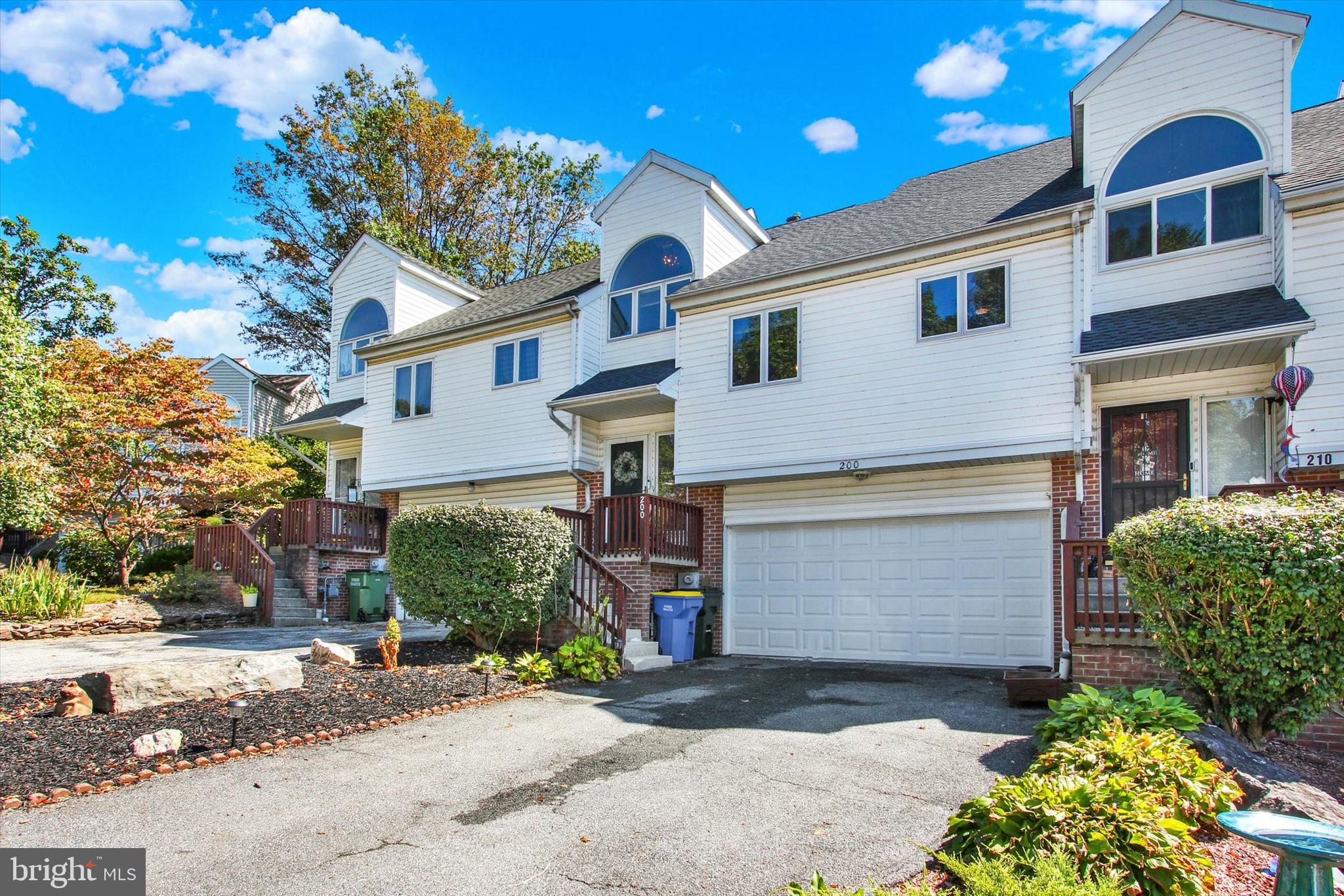 200 GREENLEAF ROAD