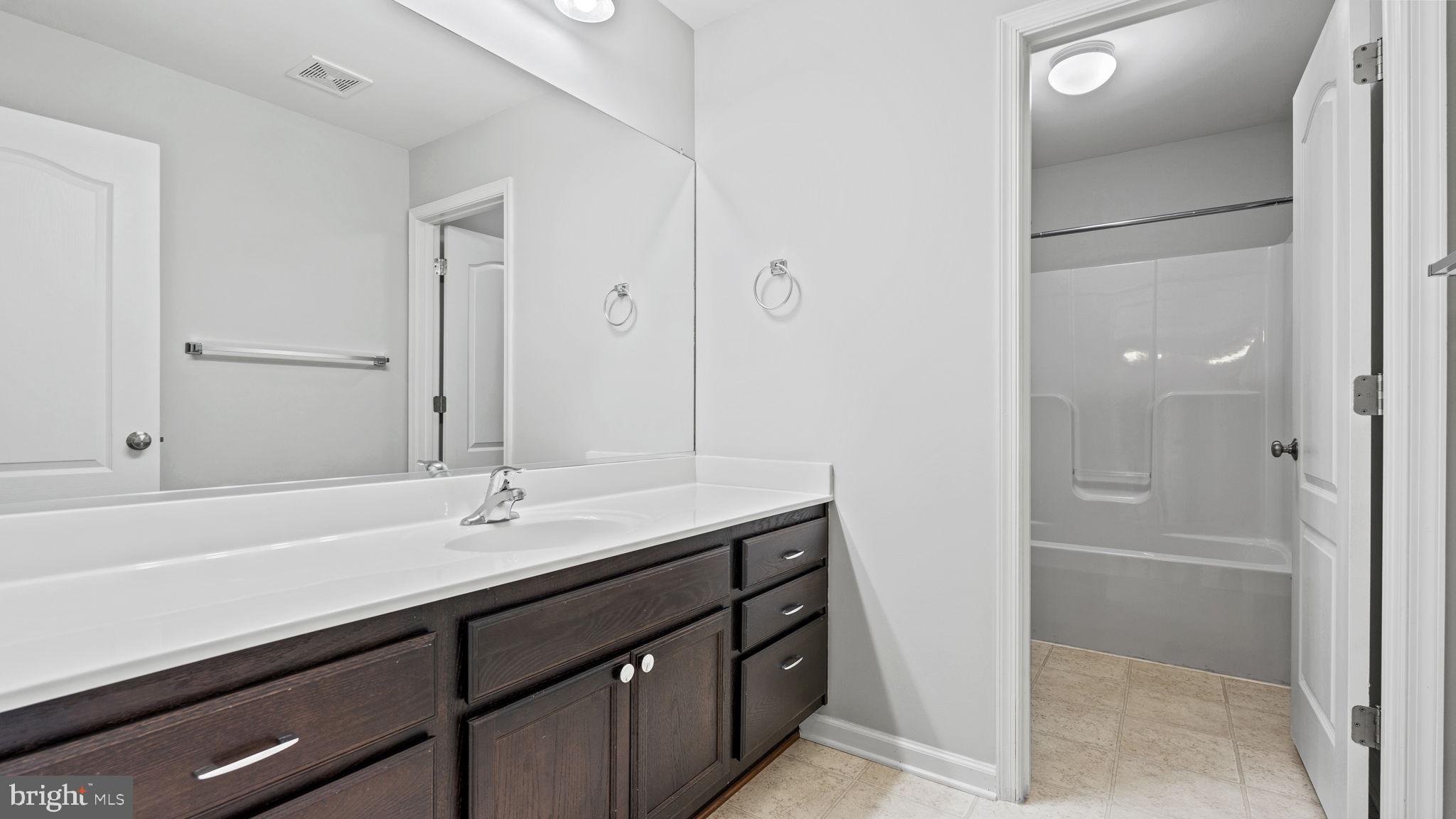 HOLLY RIDGE - Residential