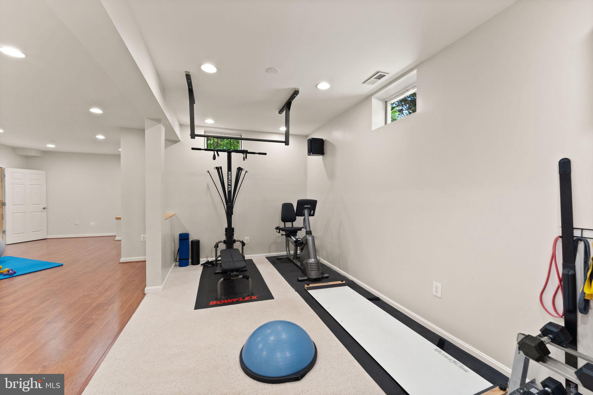 OAKTON WOODS - Residential