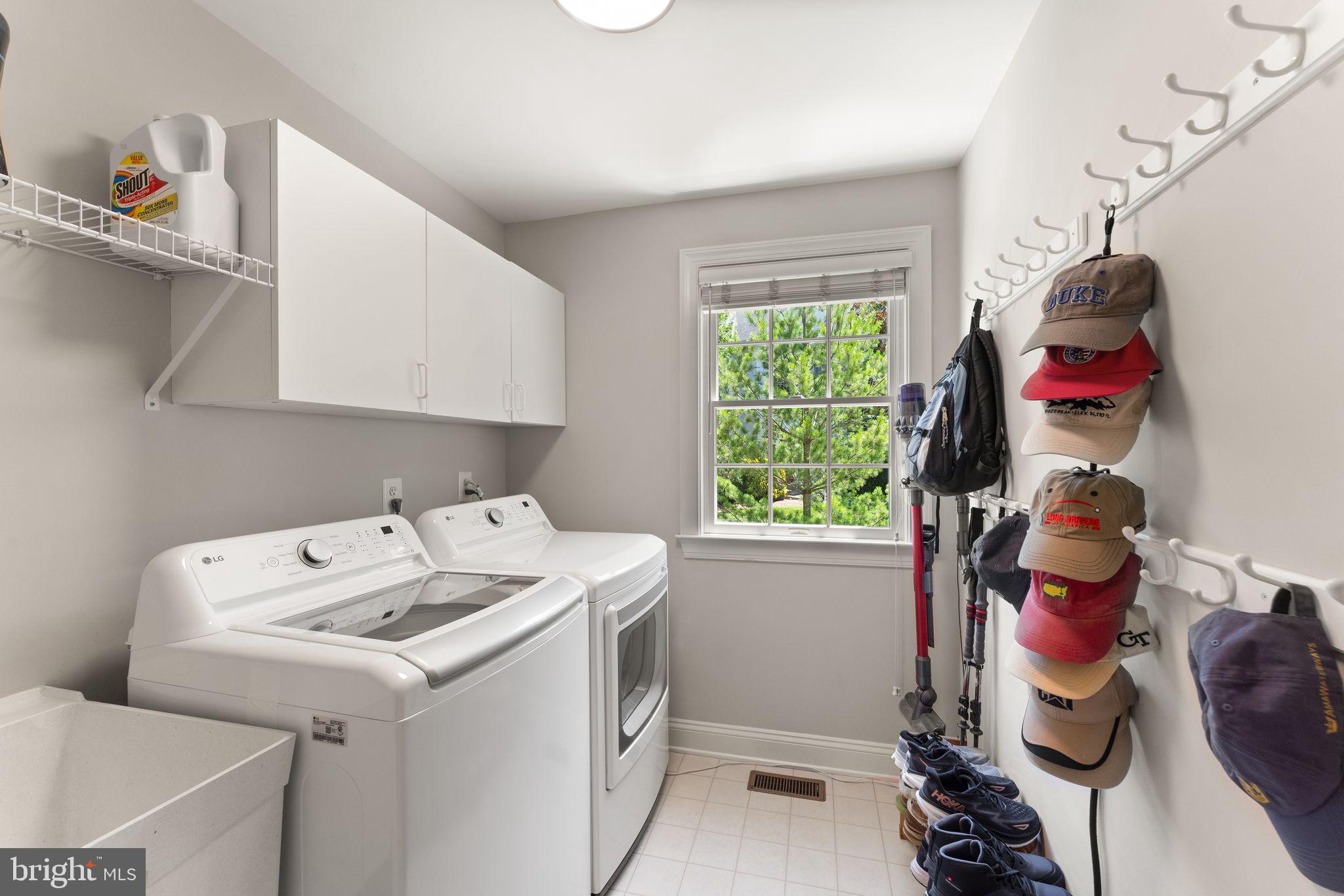 OAKTON WOODS - Residential