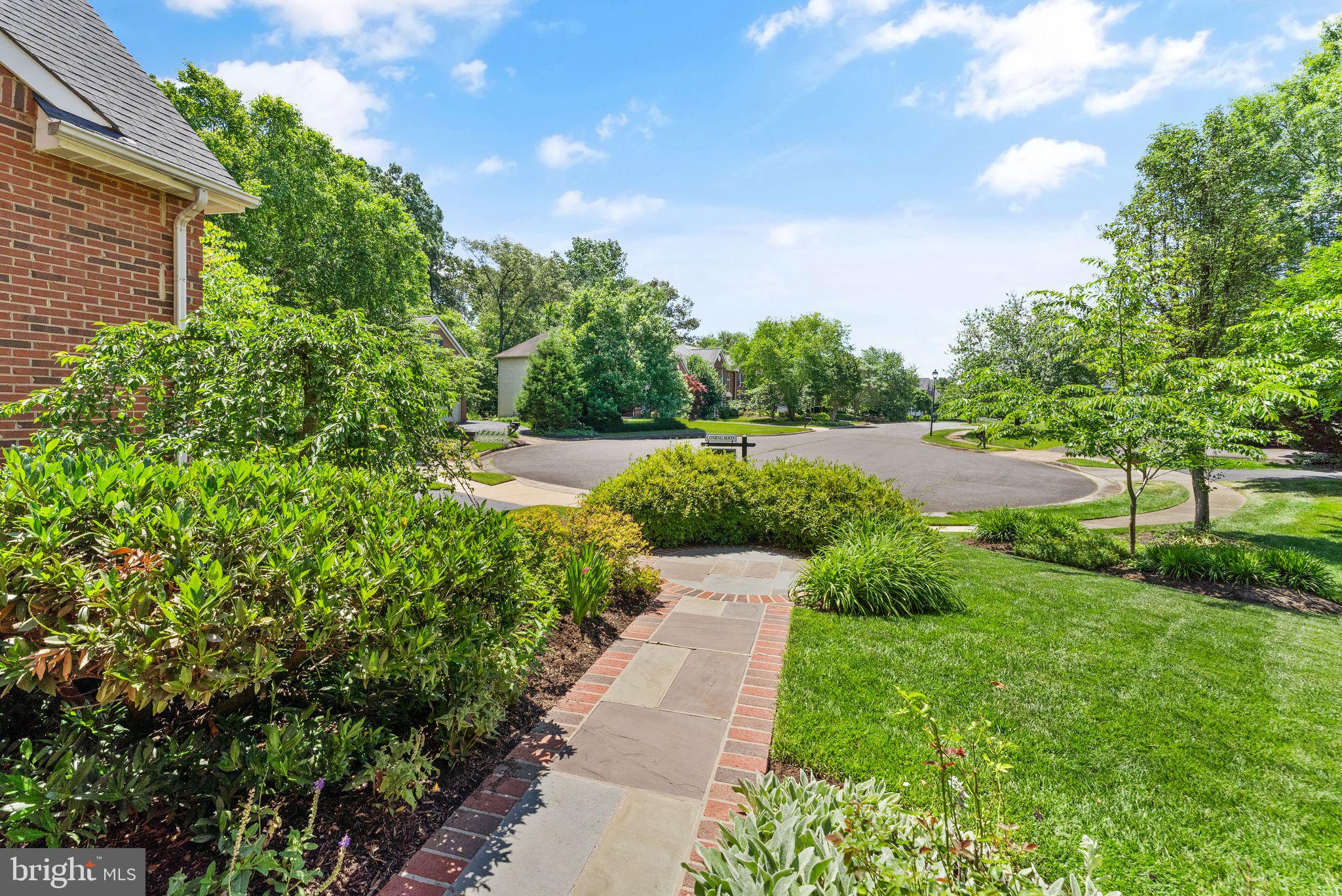 OAKTON WOODS - Residential