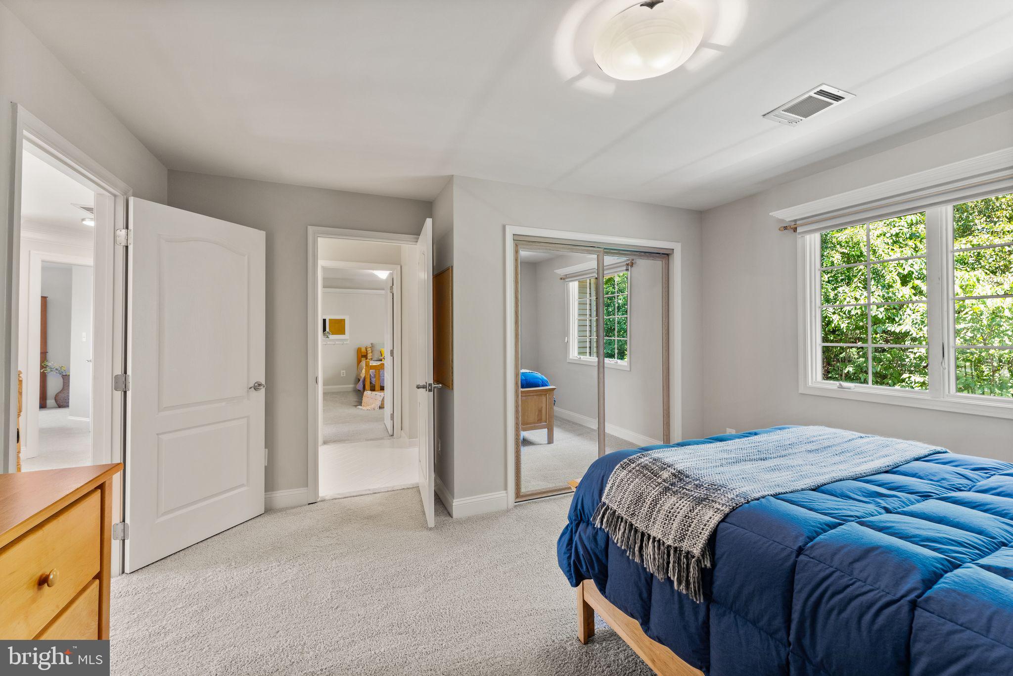 OAKTON WOODS - Residential