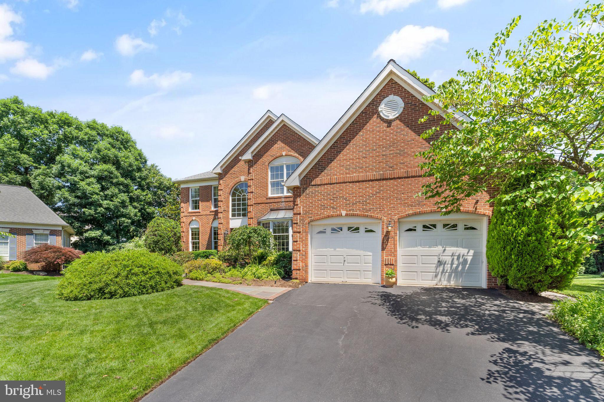 OAKTON WOODS - Residential