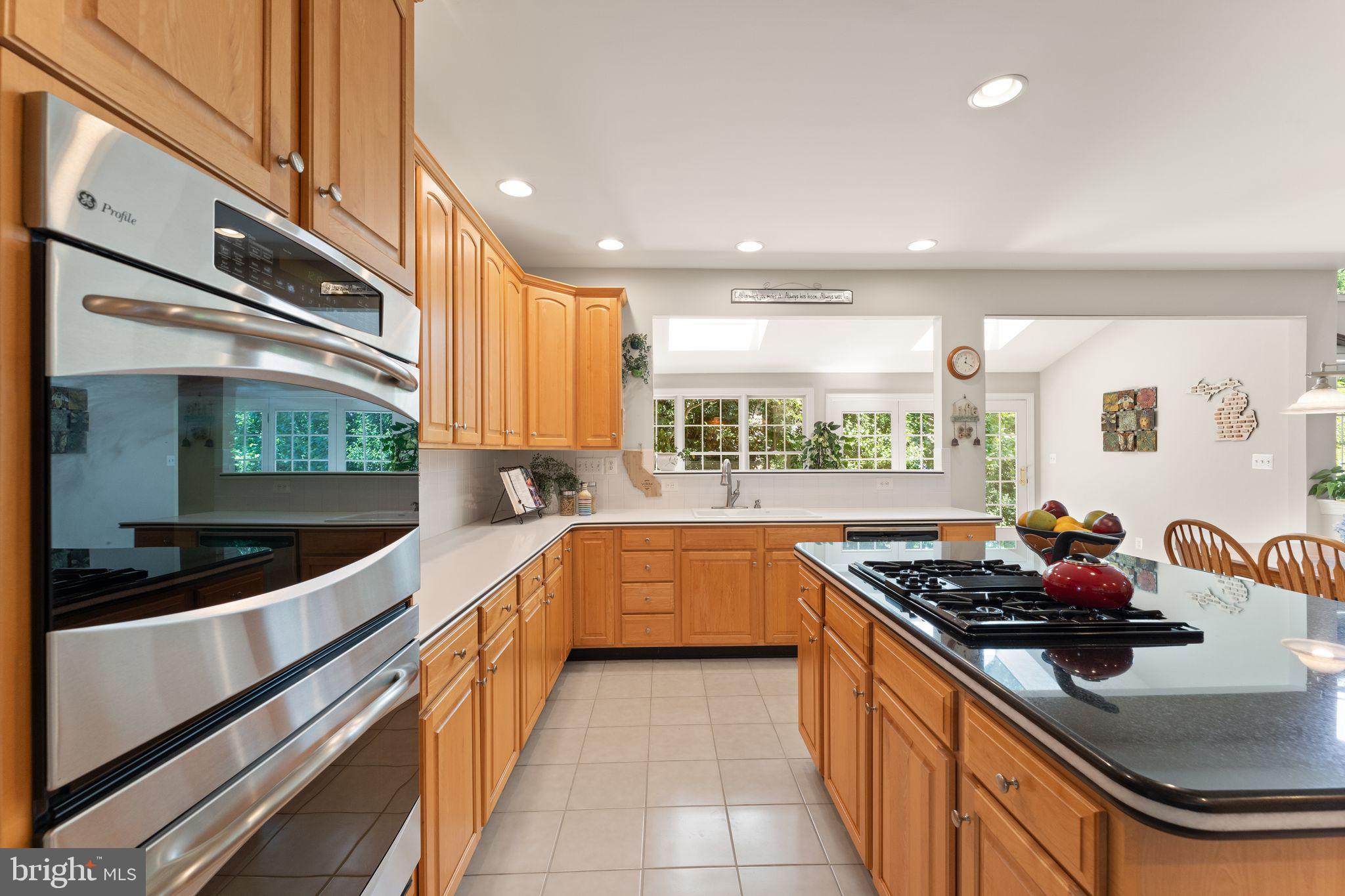 OAKTON WOODS - Residential