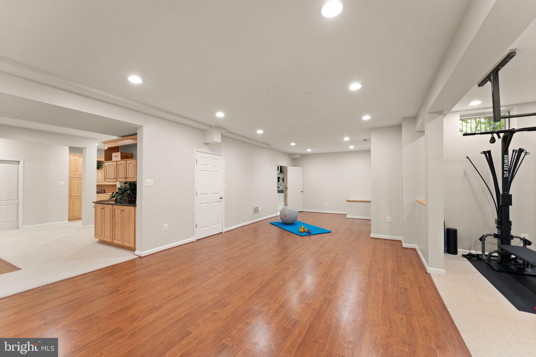 OAKTON WOODS - Residential