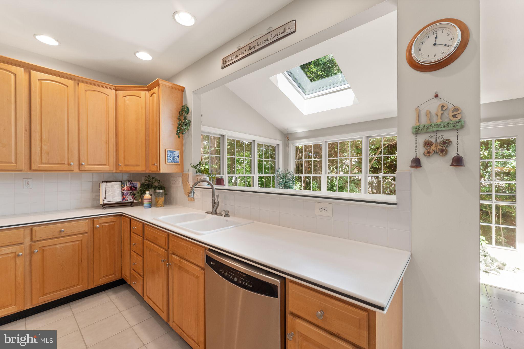 OAKTON WOODS - Residential