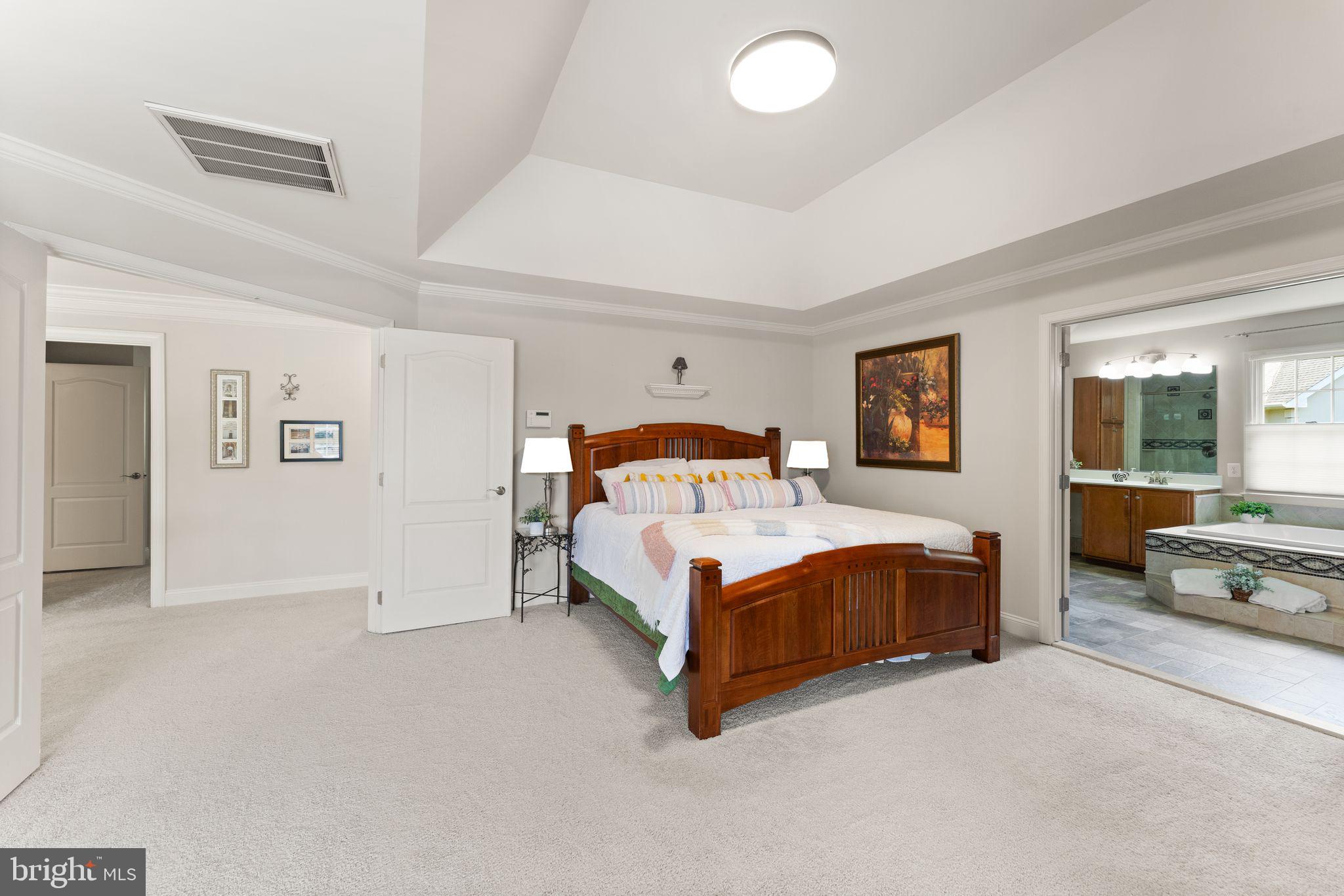 OAKTON WOODS - Residential