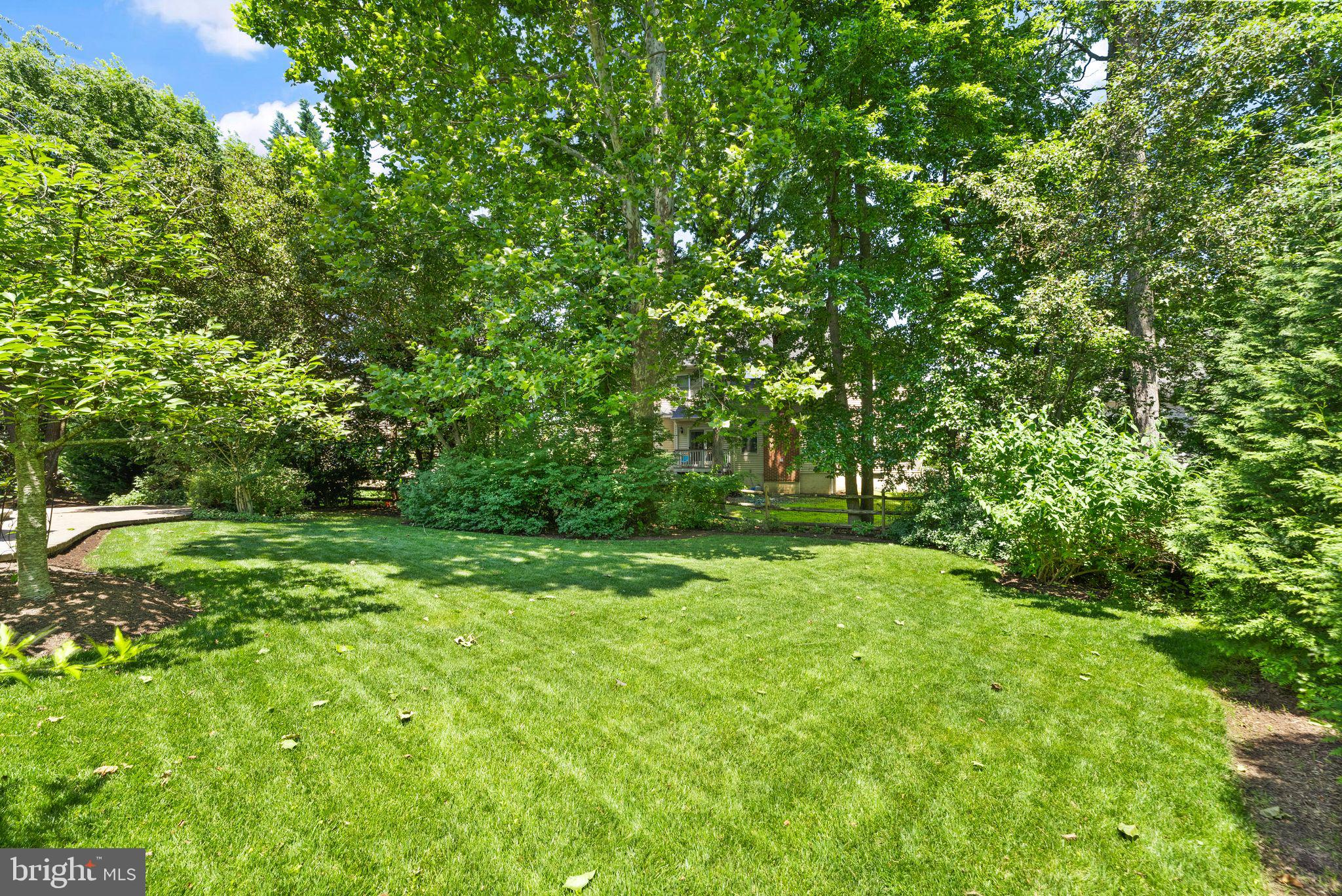 OAKTON WOODS - Residential