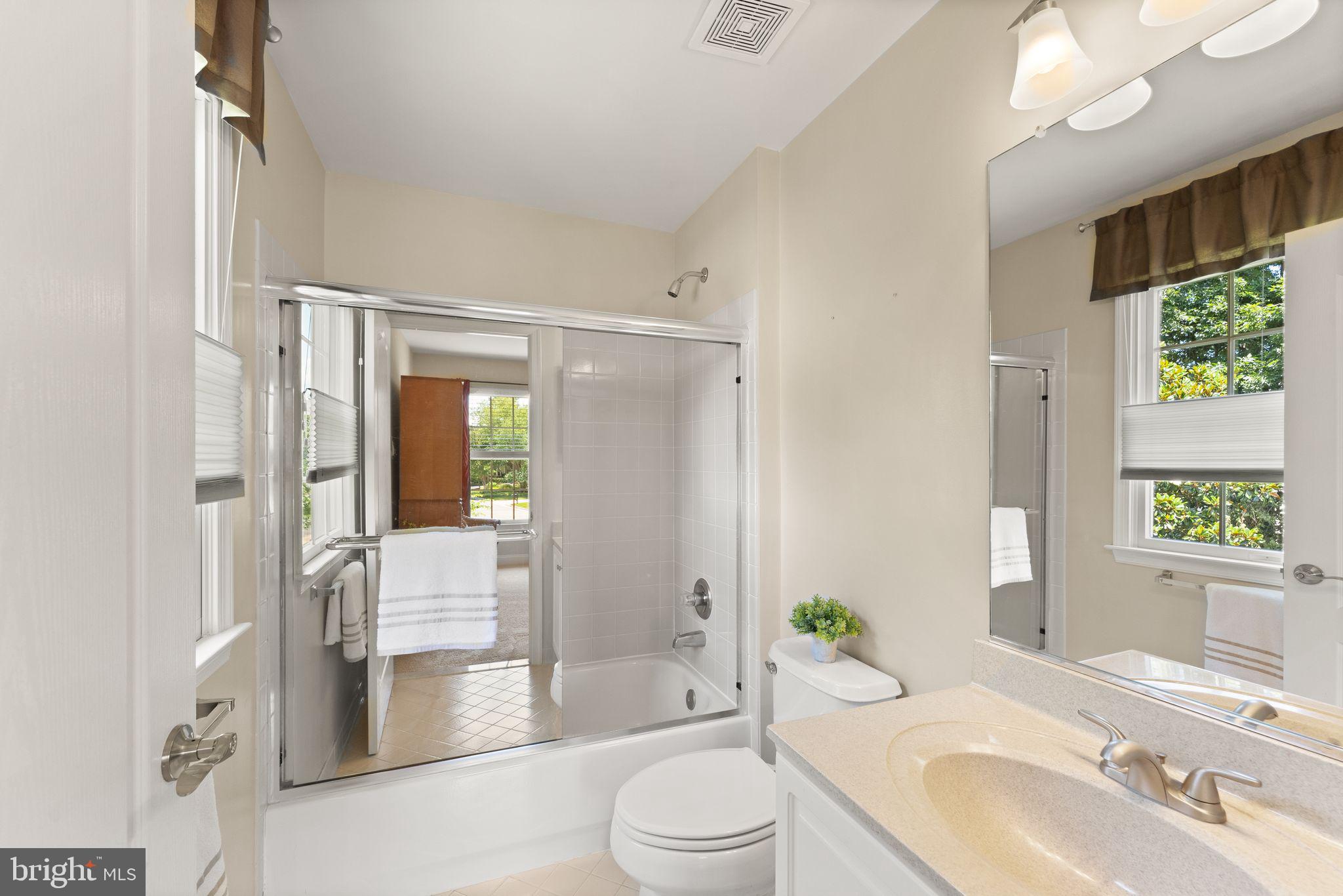 OAKTON WOODS - Residential