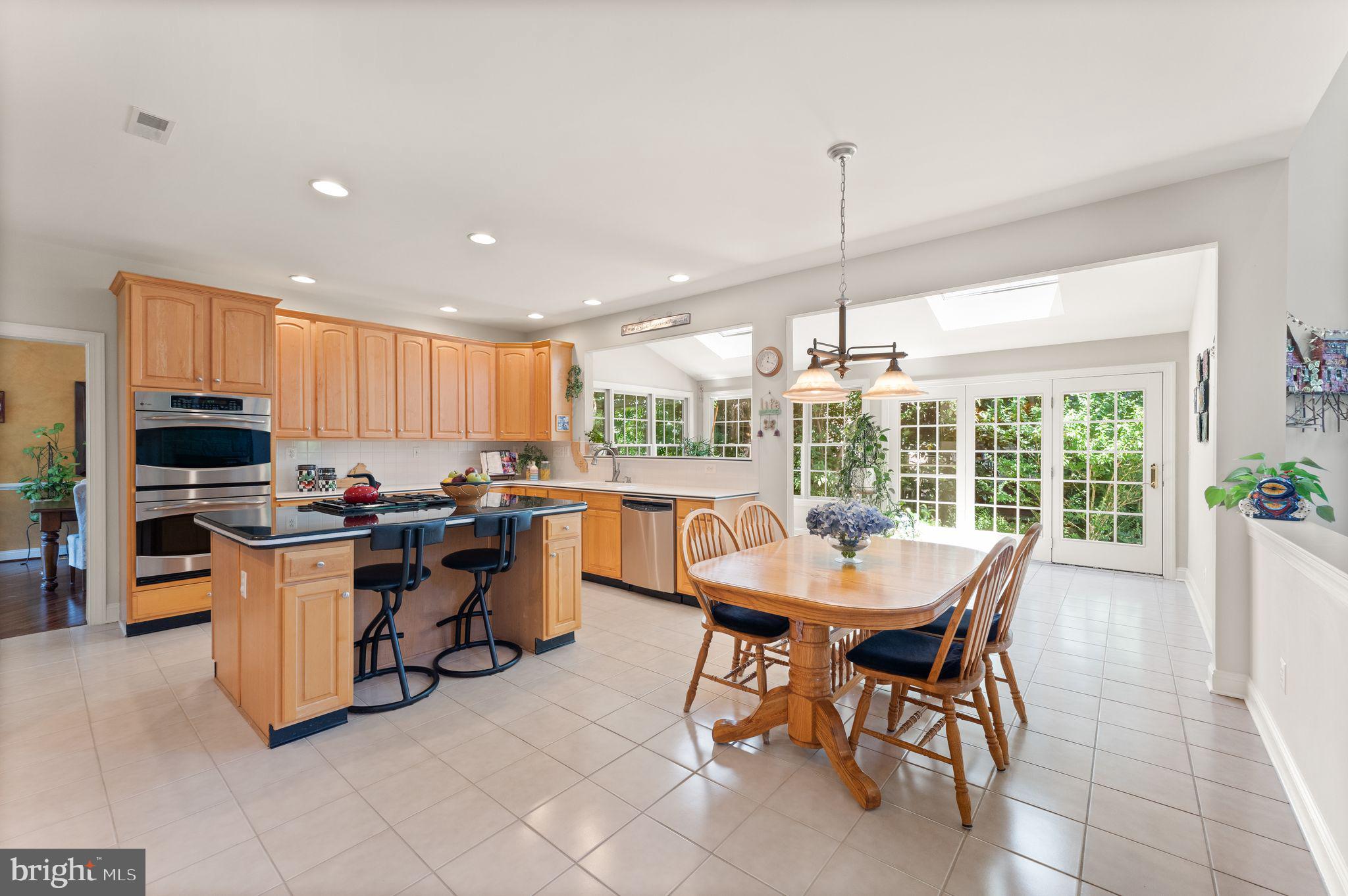 OAKTON WOODS - Residential