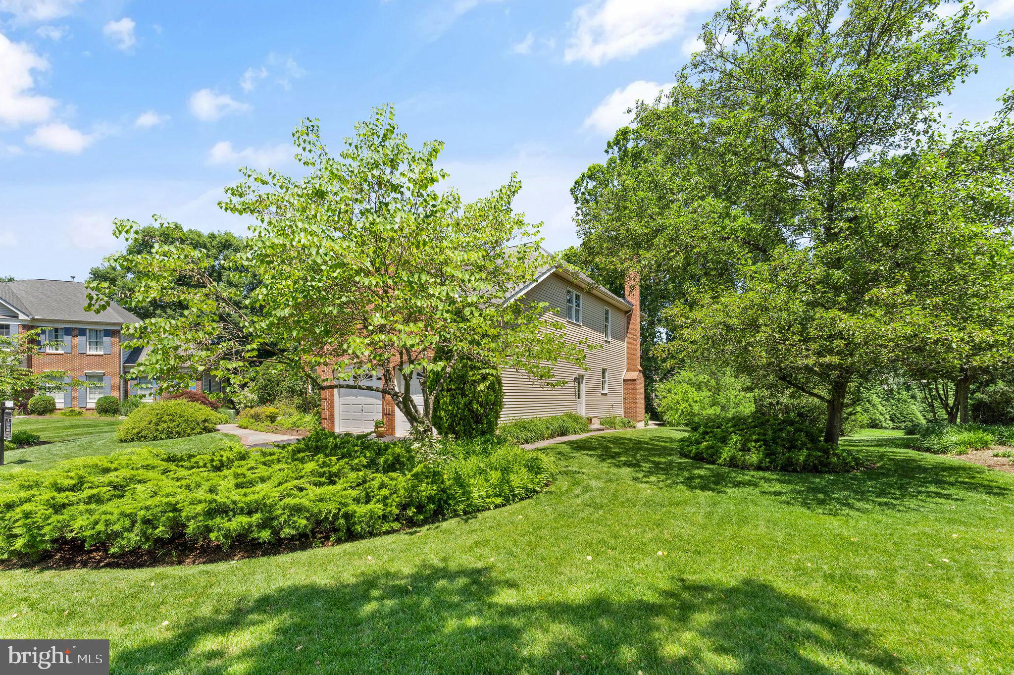 OAKTON WOODS - Residential