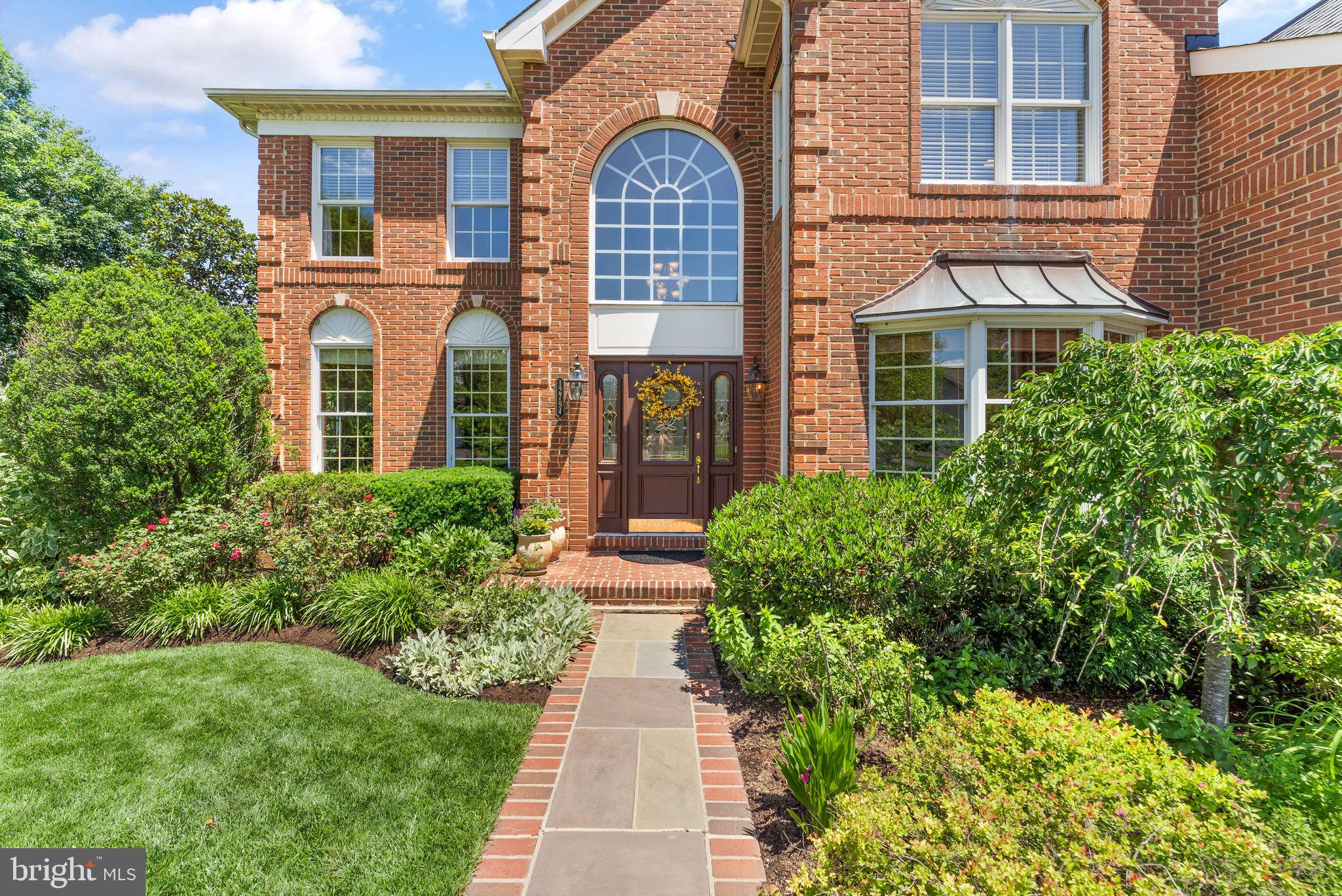 OAKTON WOODS - Residential