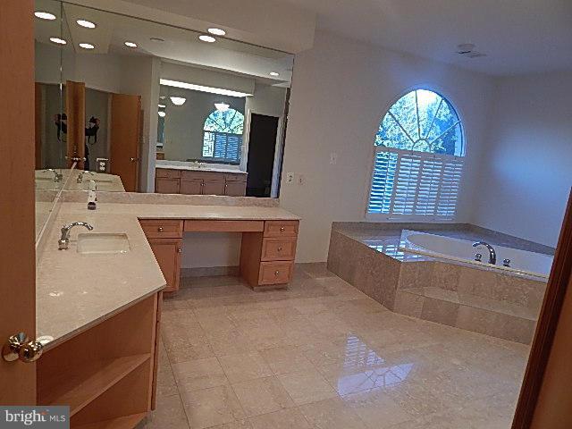 SADDLE RIDGE - Residential