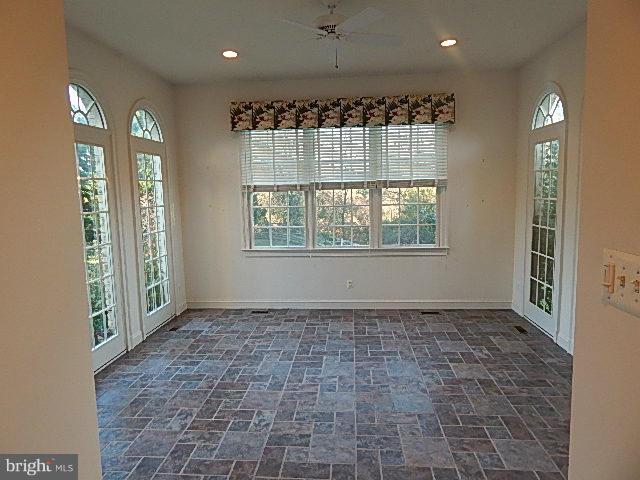 SADDLE RIDGE - Residential